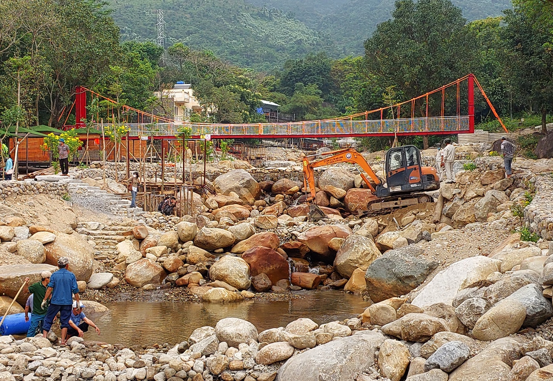 Cong trinh trai phep anh 2