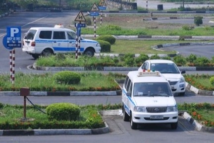 Da Nang thu hoi hang chuc giay phep xe tap lai cua nhieu co so dao tao hinh anh