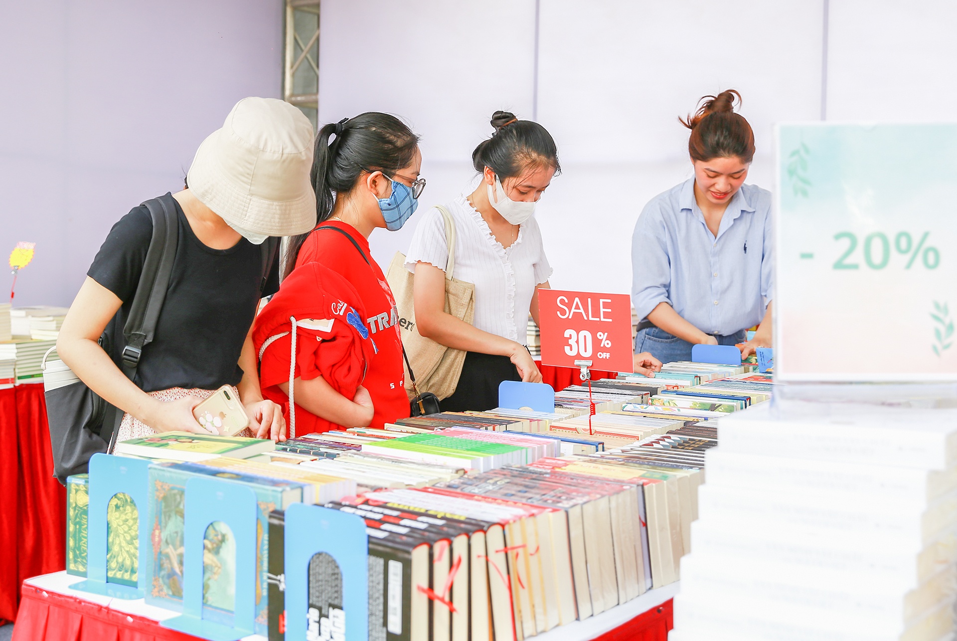 Hoi sach o Hue anh 2