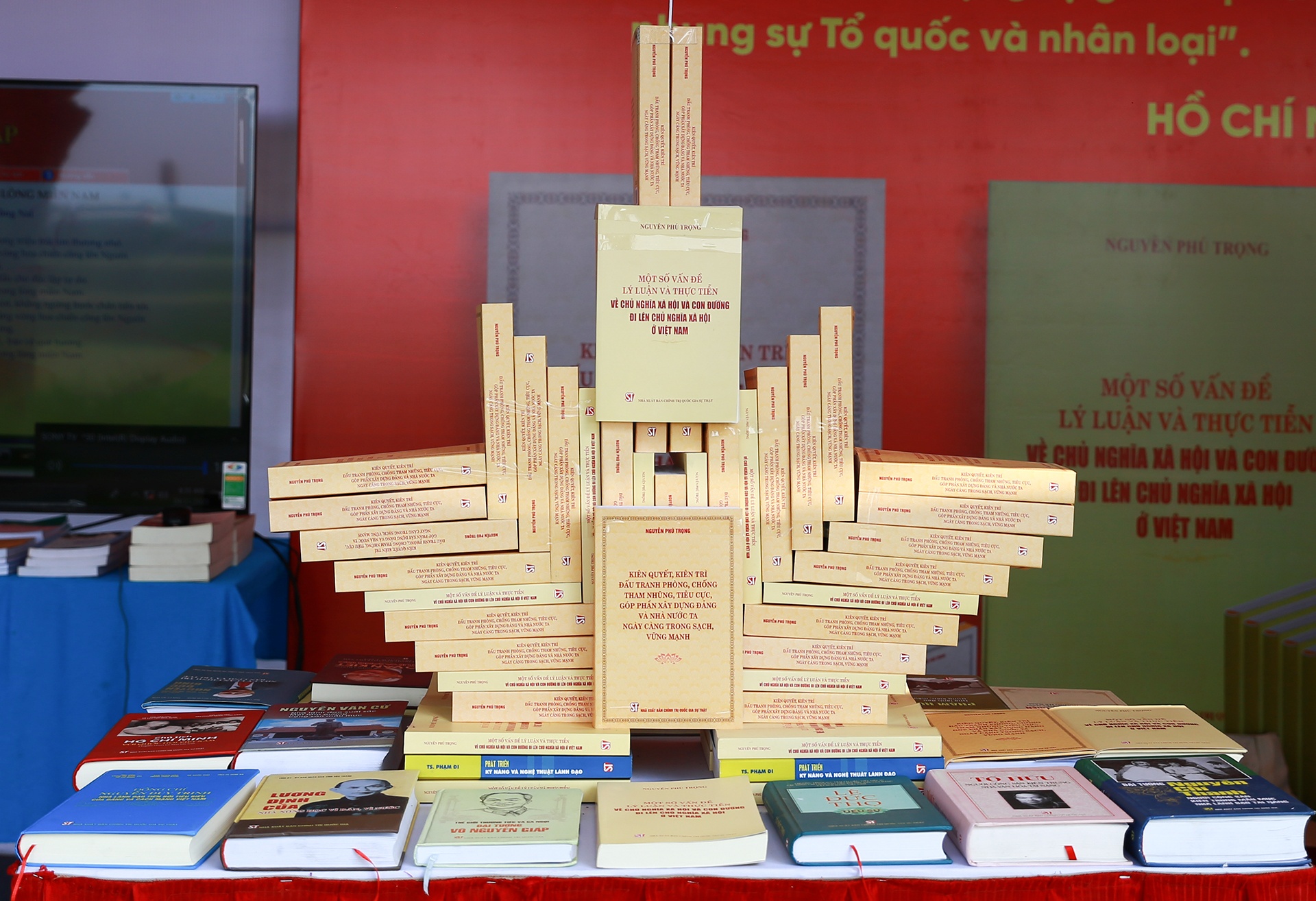 Hoi sach o Hue anh 4