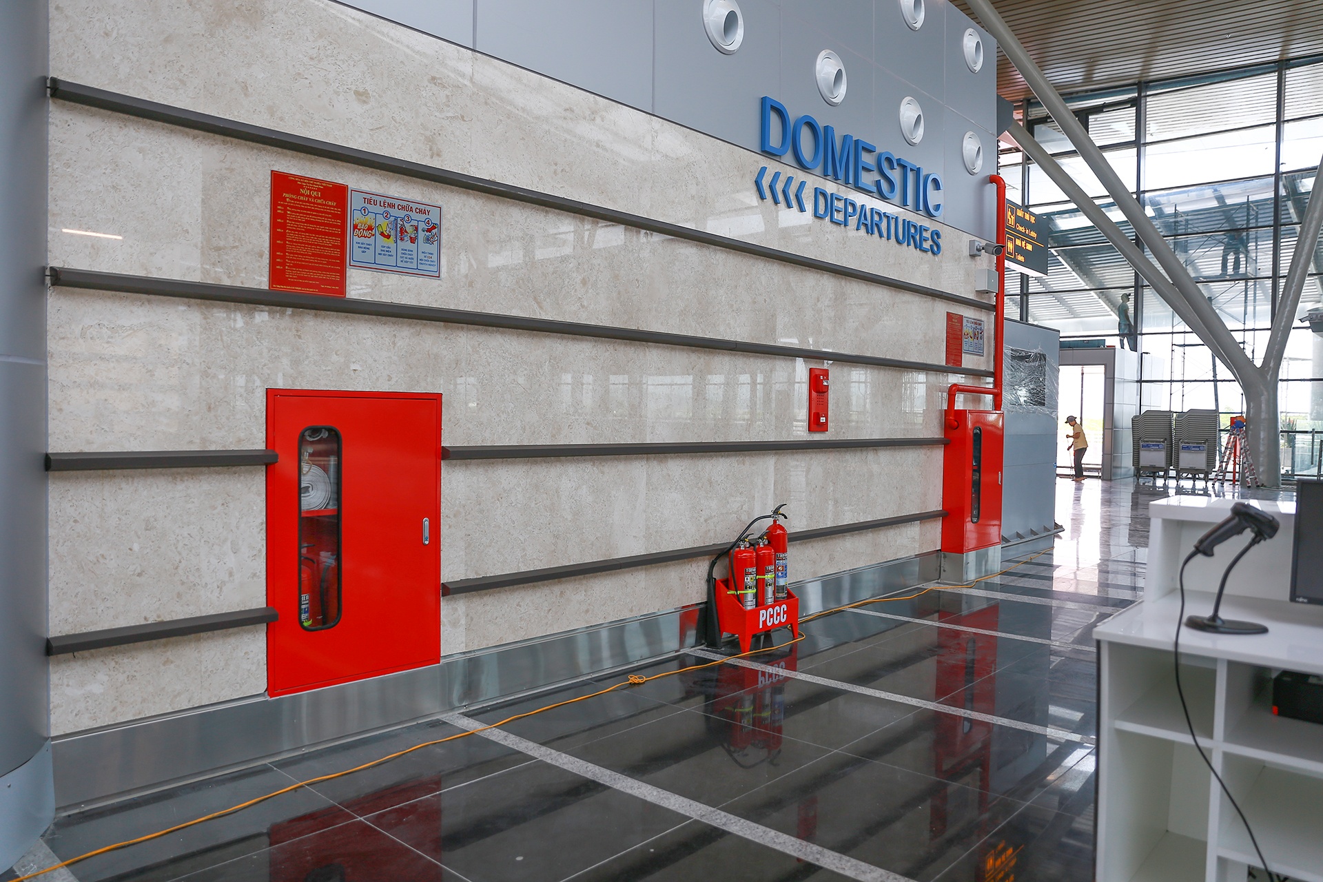 San bay Phu Bai anh 14