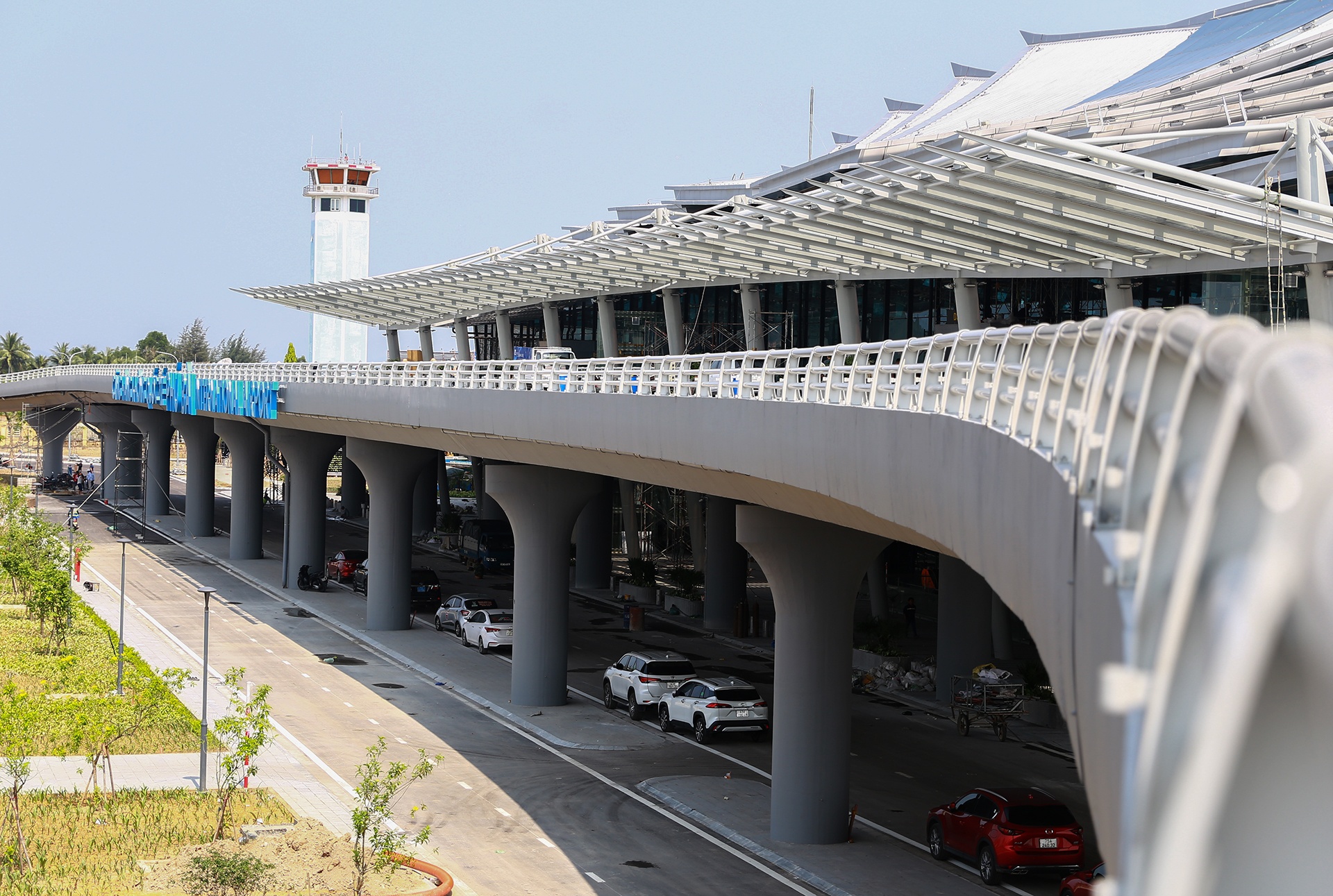 San bay Phu Bai anh 2