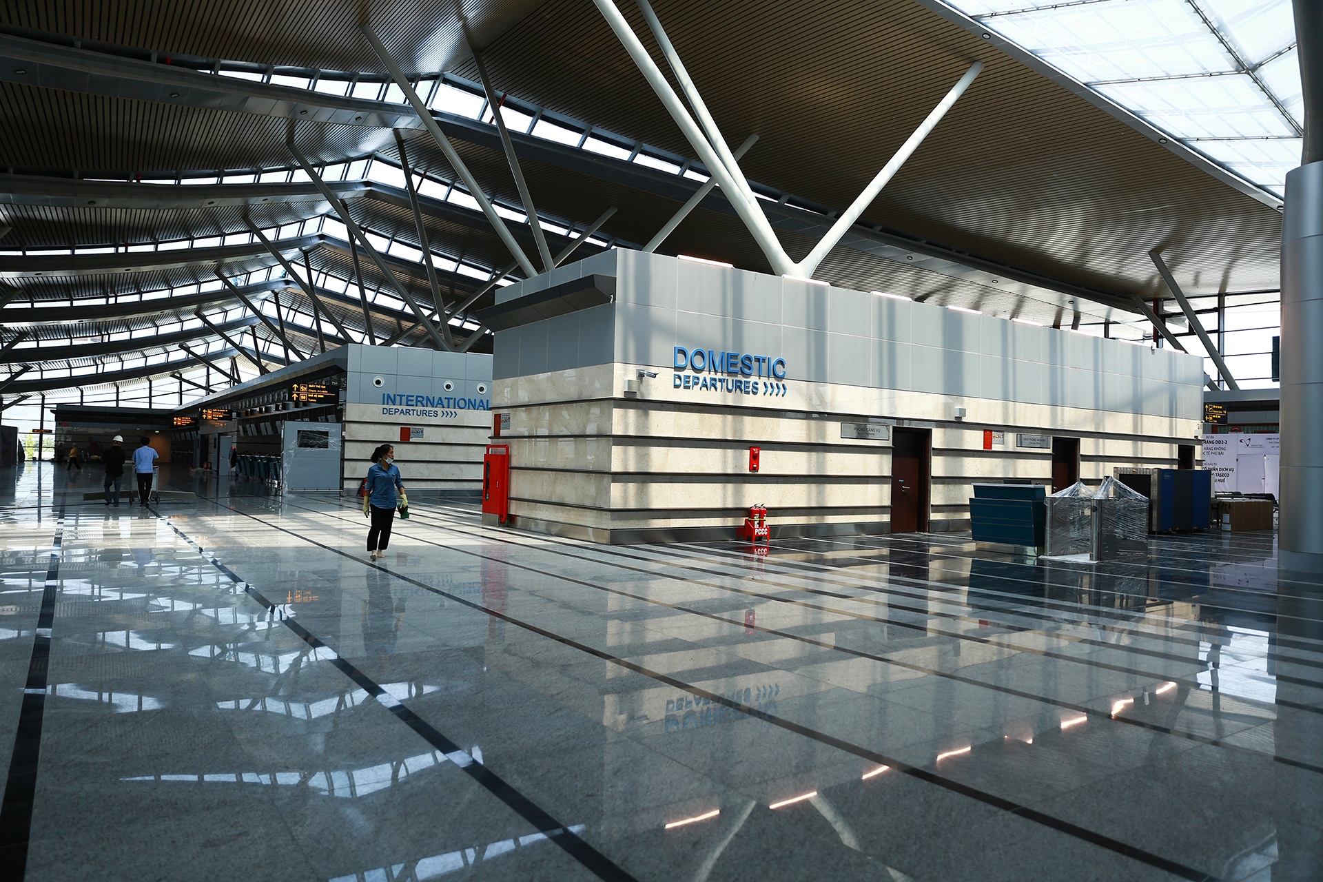 San bay Phu Bai anh 7