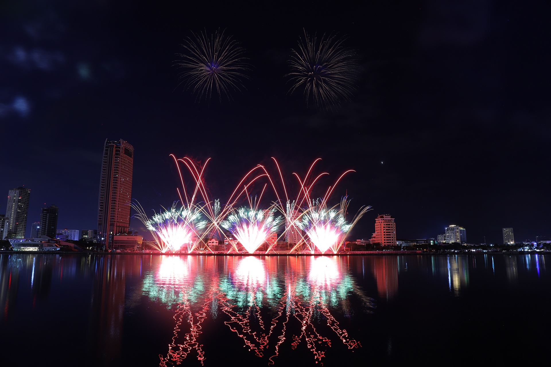 Phao hoa Da Nang anh 9