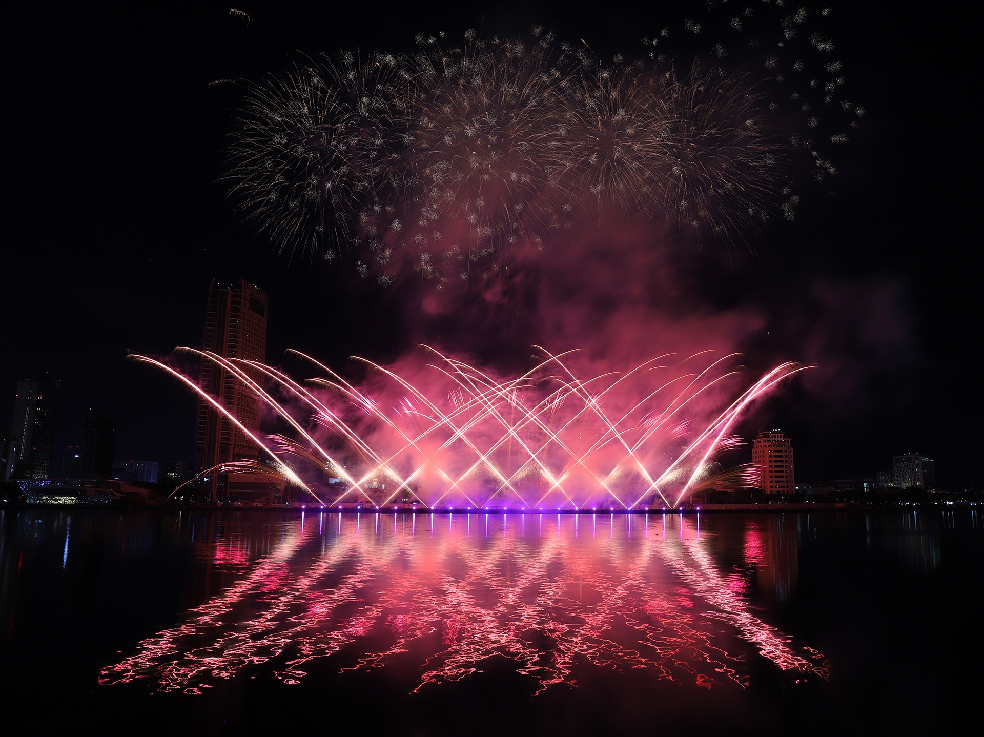 Phao hoa Da Nang anh 1