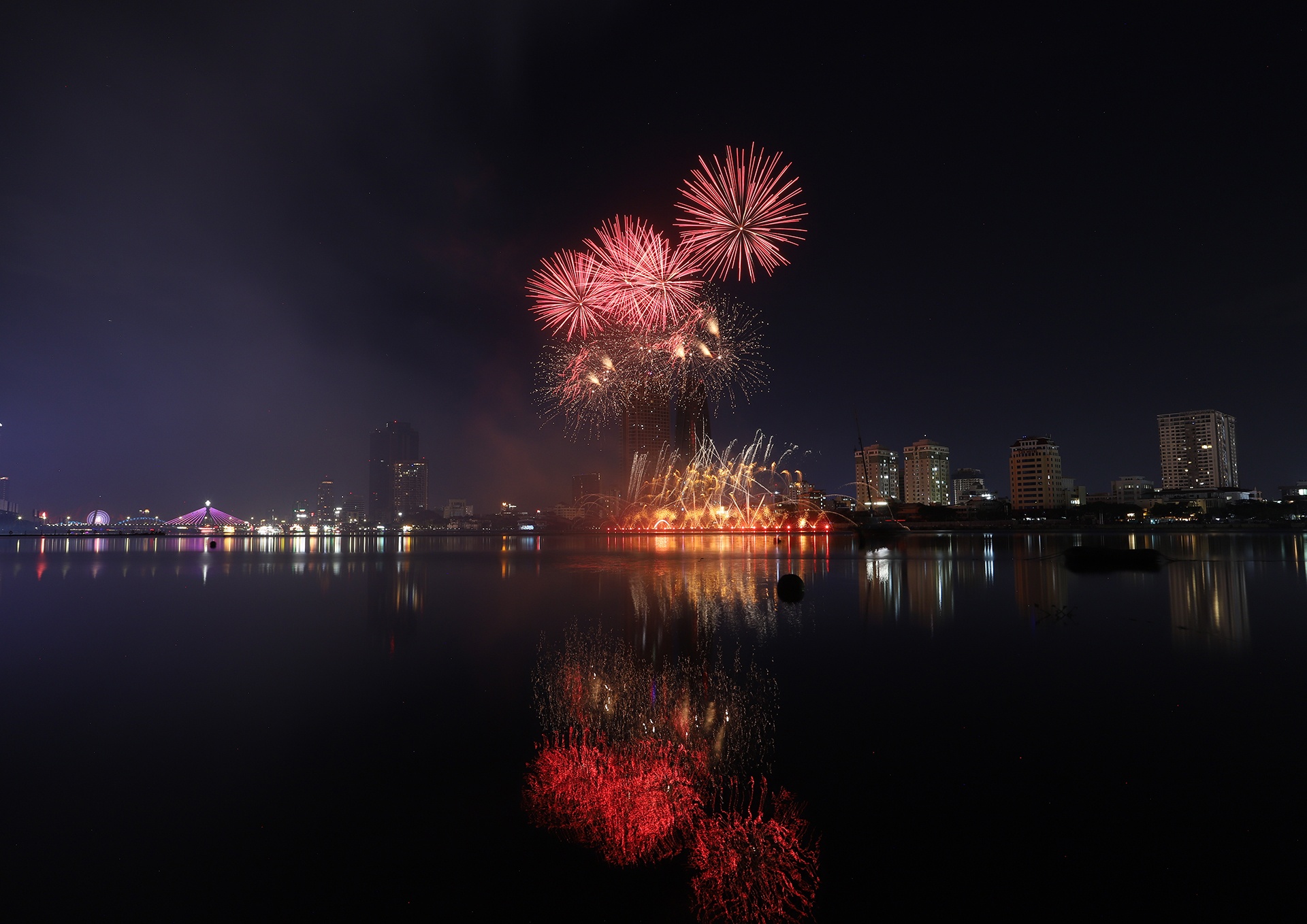 Phao hoa Da Nang anh 4