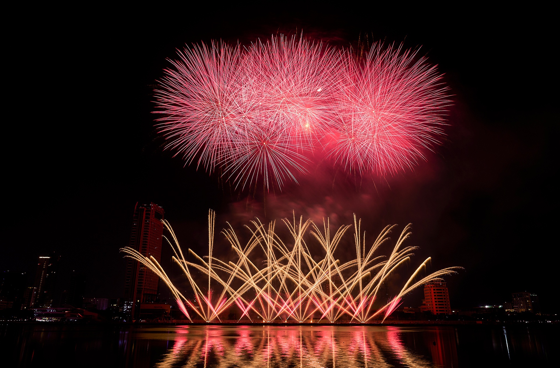 Phao hoa Da Nang anh 2