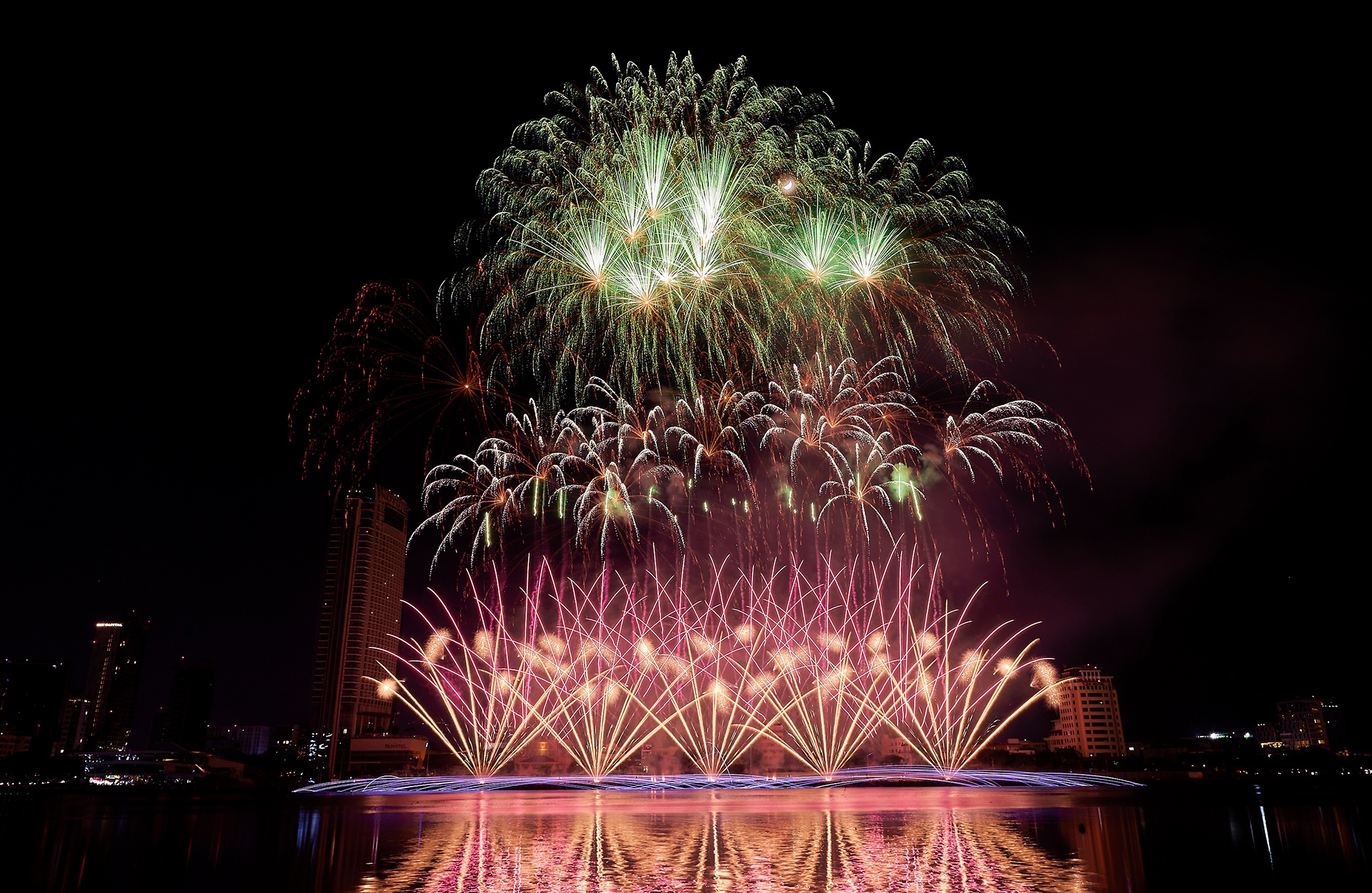 Phao hoa Da Nang anh 3