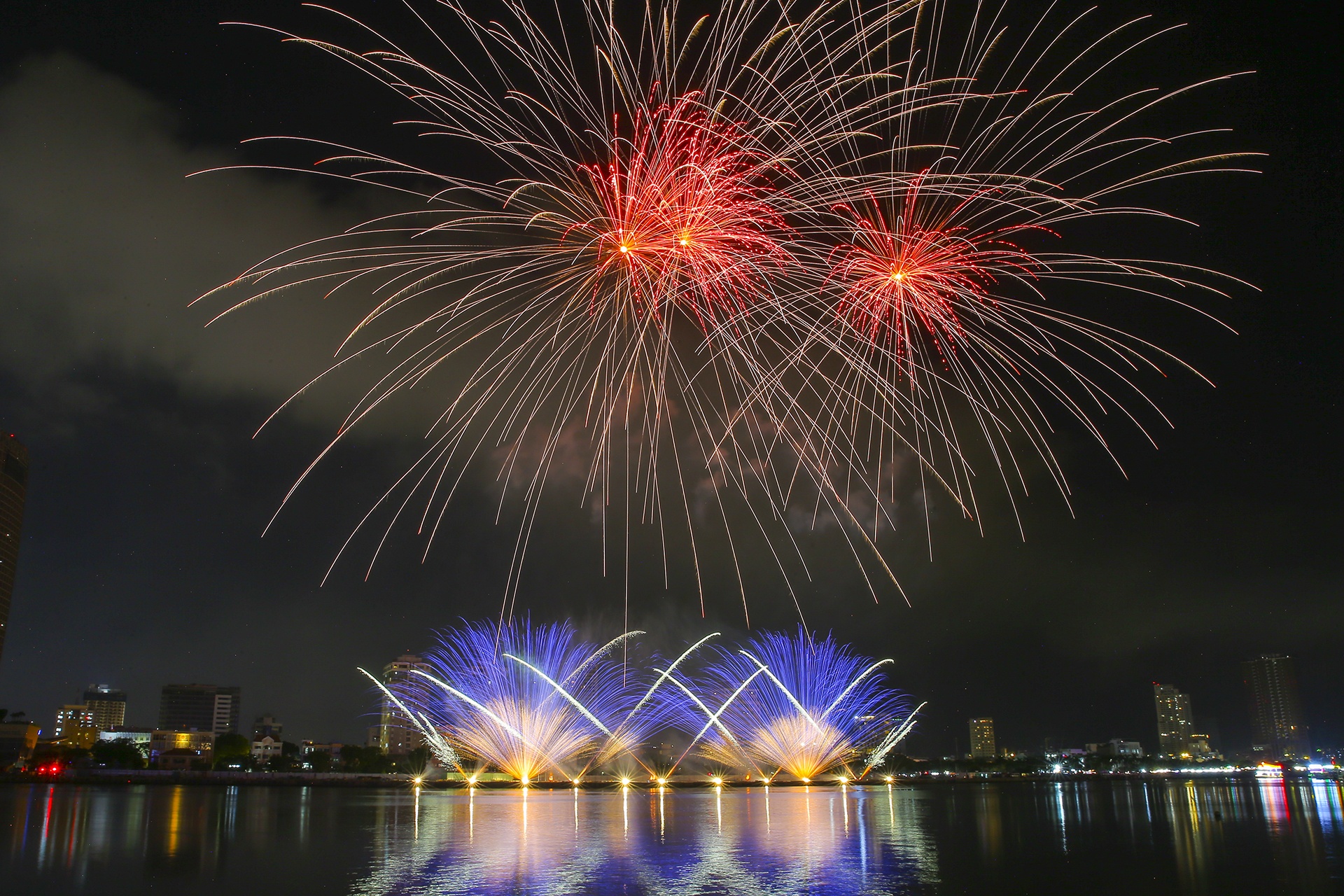 Phao hoa Da Nang anh 5
