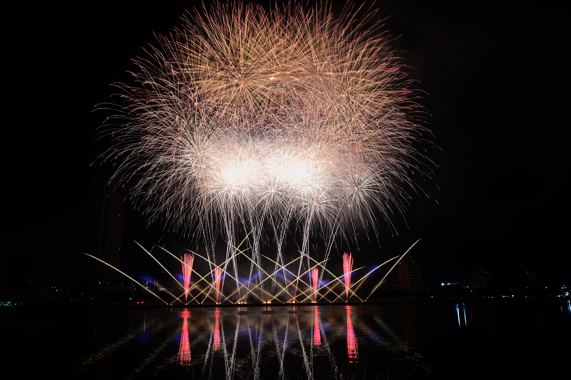 Phao hoa Da Nang anh 7