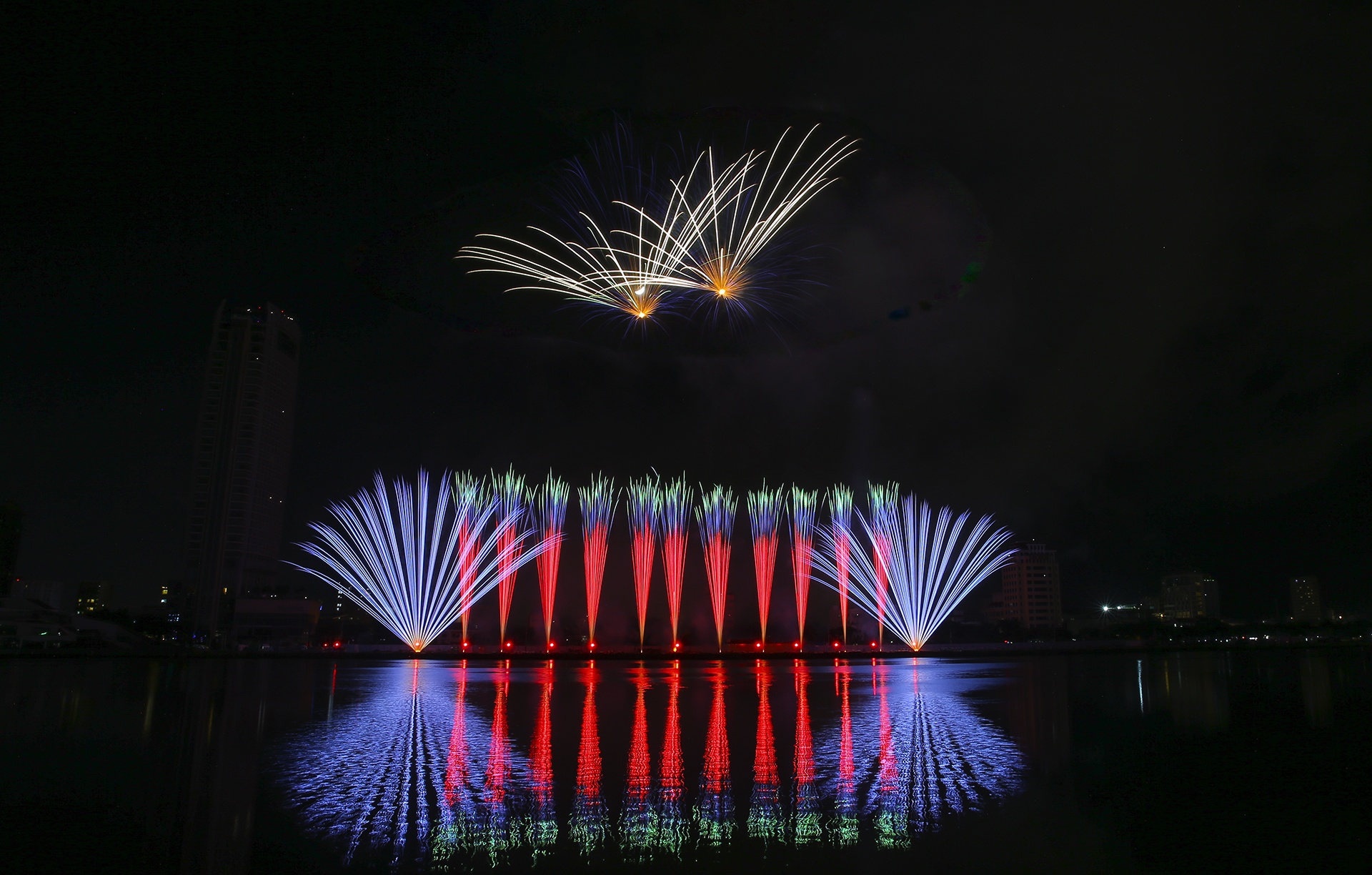 Phao hoa Da Nang anh 8