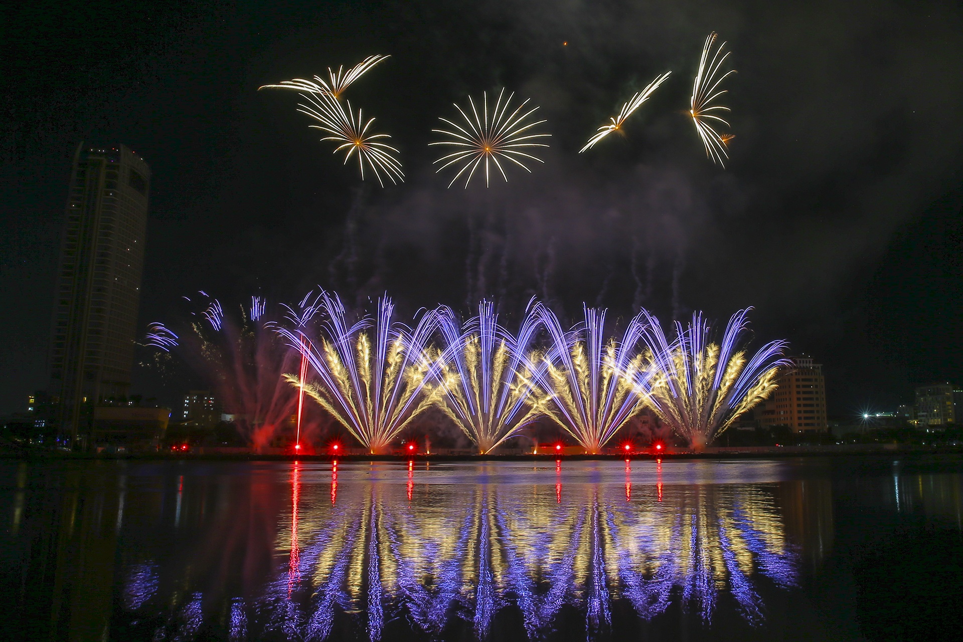 Phao hoa Da Nang anh 11