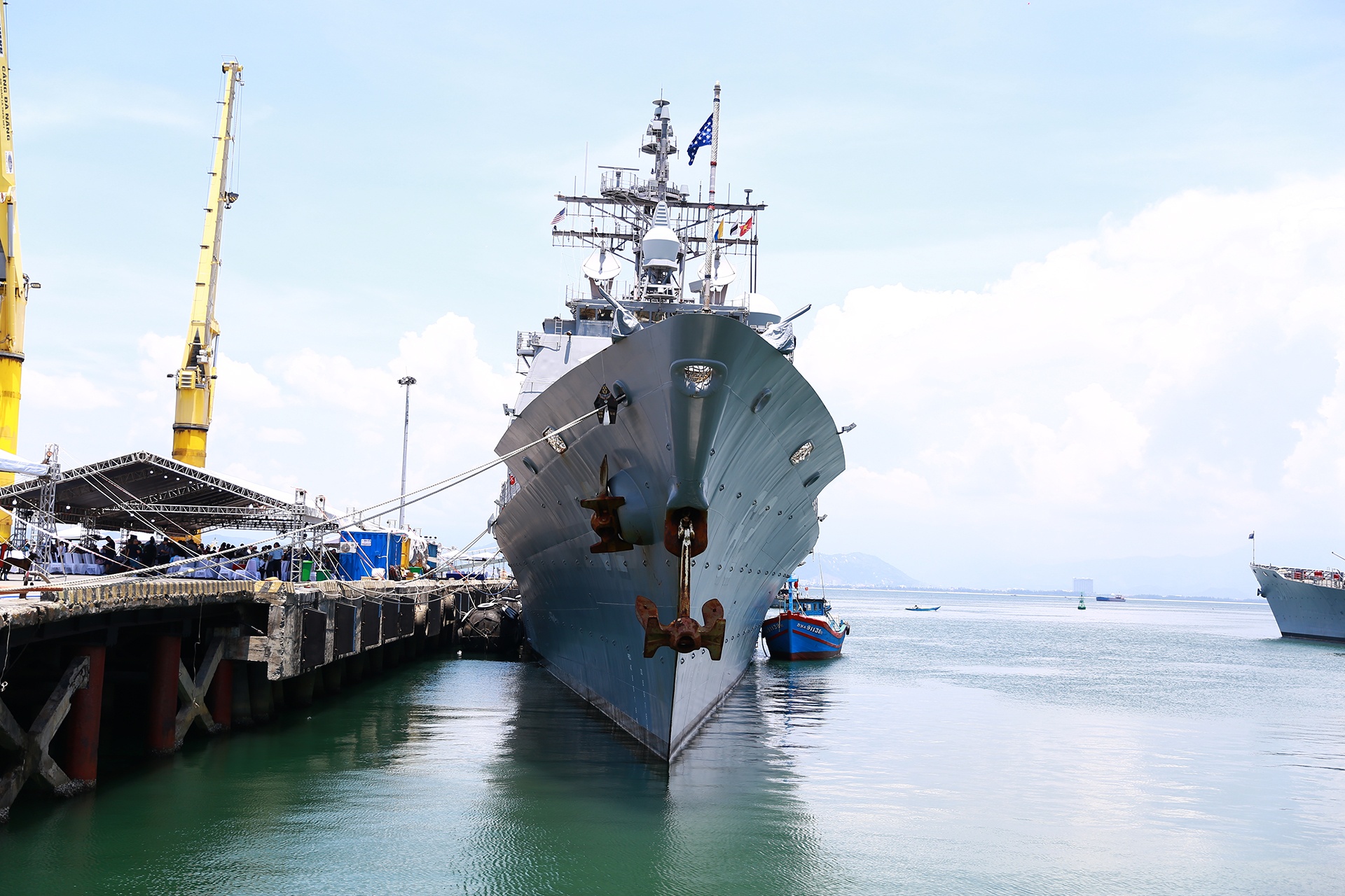 Tau san bay My anh 11