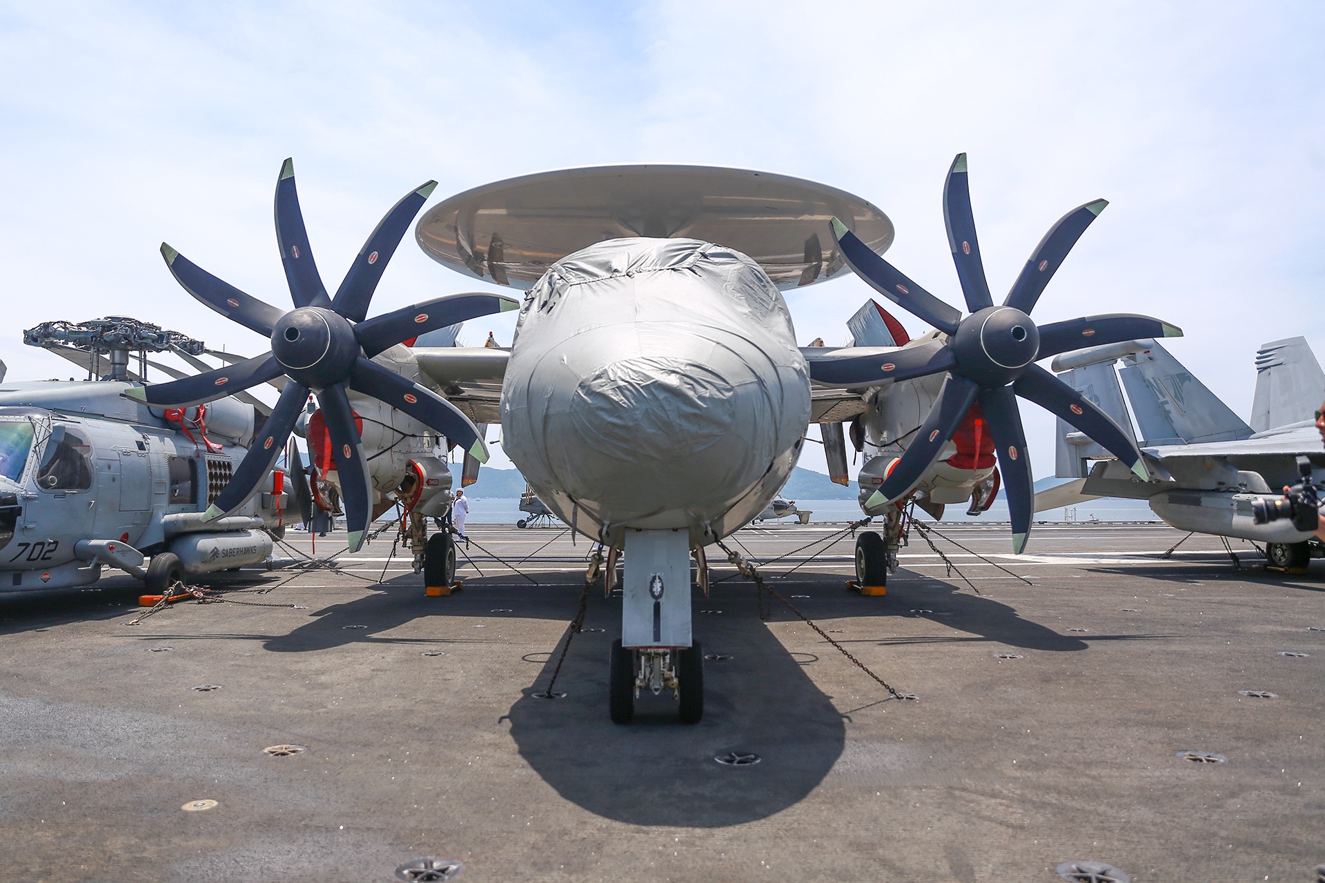 Tau san bay My anh 7