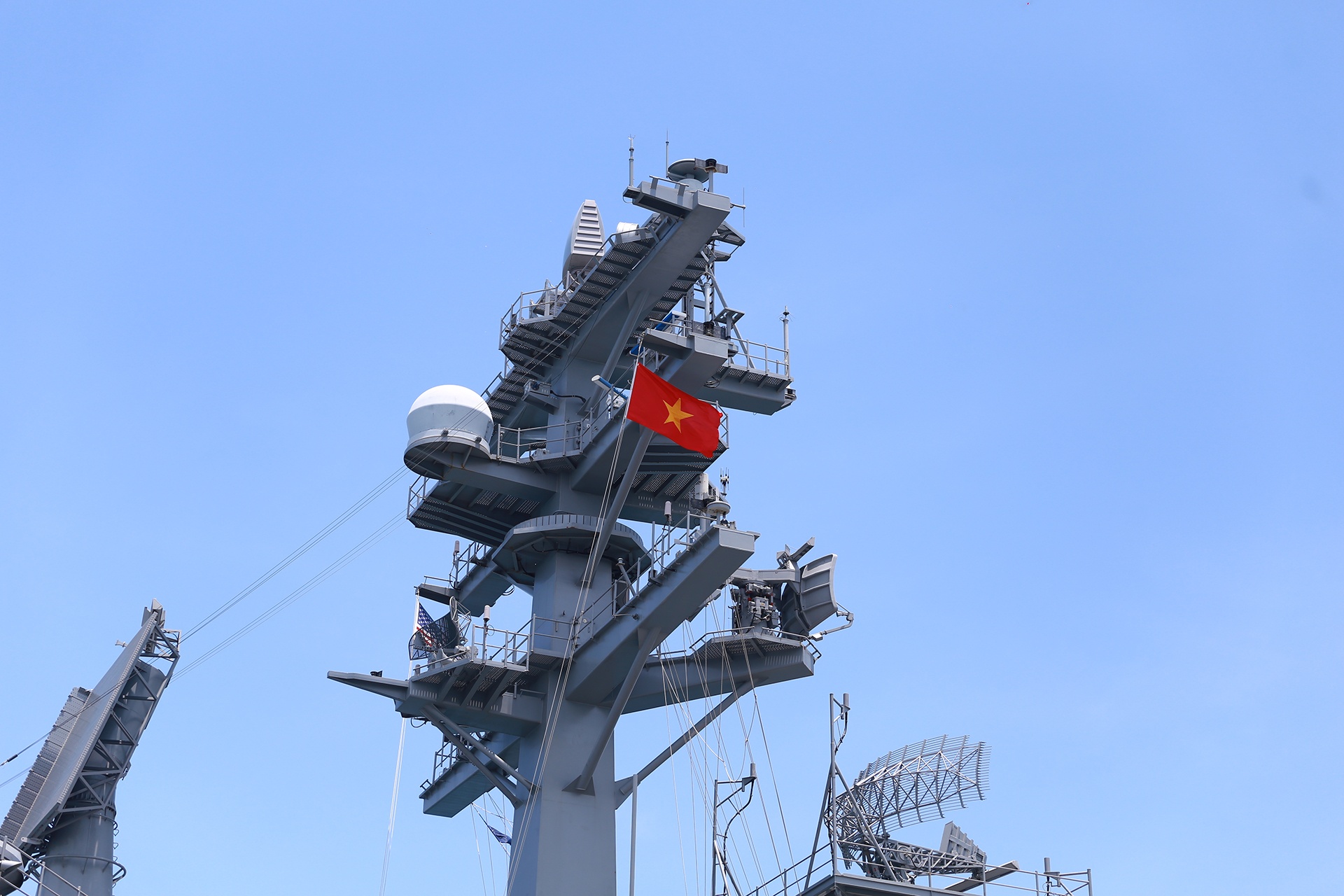 Tau san bay My anh 9