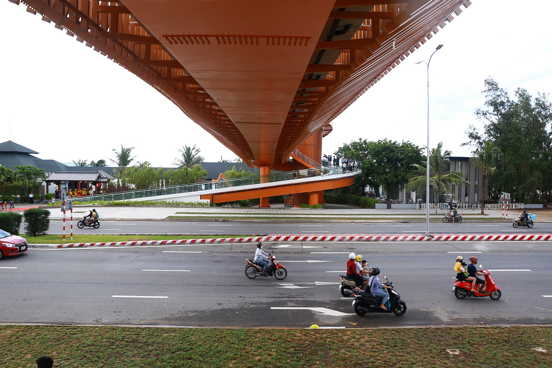Cau di bo Da Nang anh 9