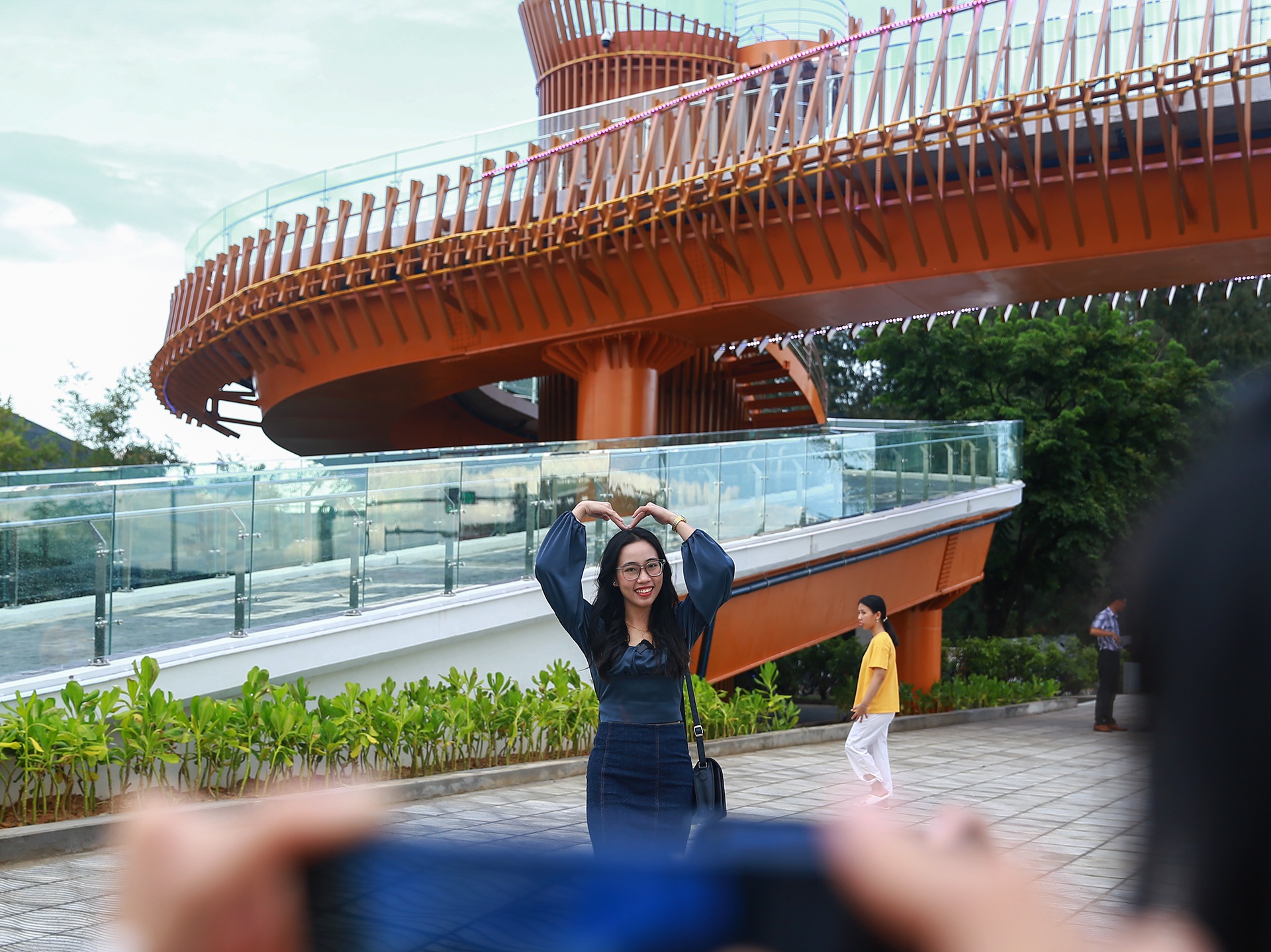 Cay cau mang bieu tuong quan he Viet Nam - Nhat Ban o Da Nang hinh anh