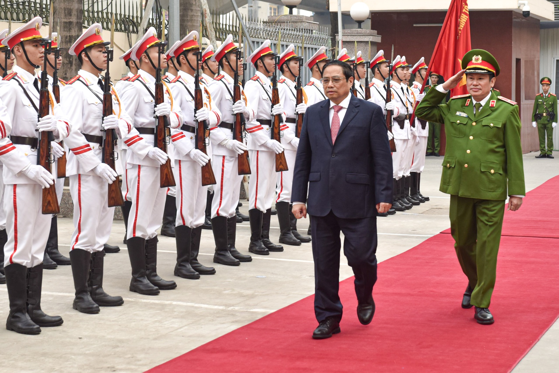 Thủ tướng khen thưởng ảnh 1 Thu tuong khen thuong anh 1