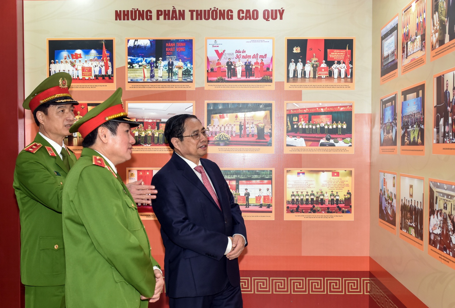 Thu tuong khen thuong anh 2