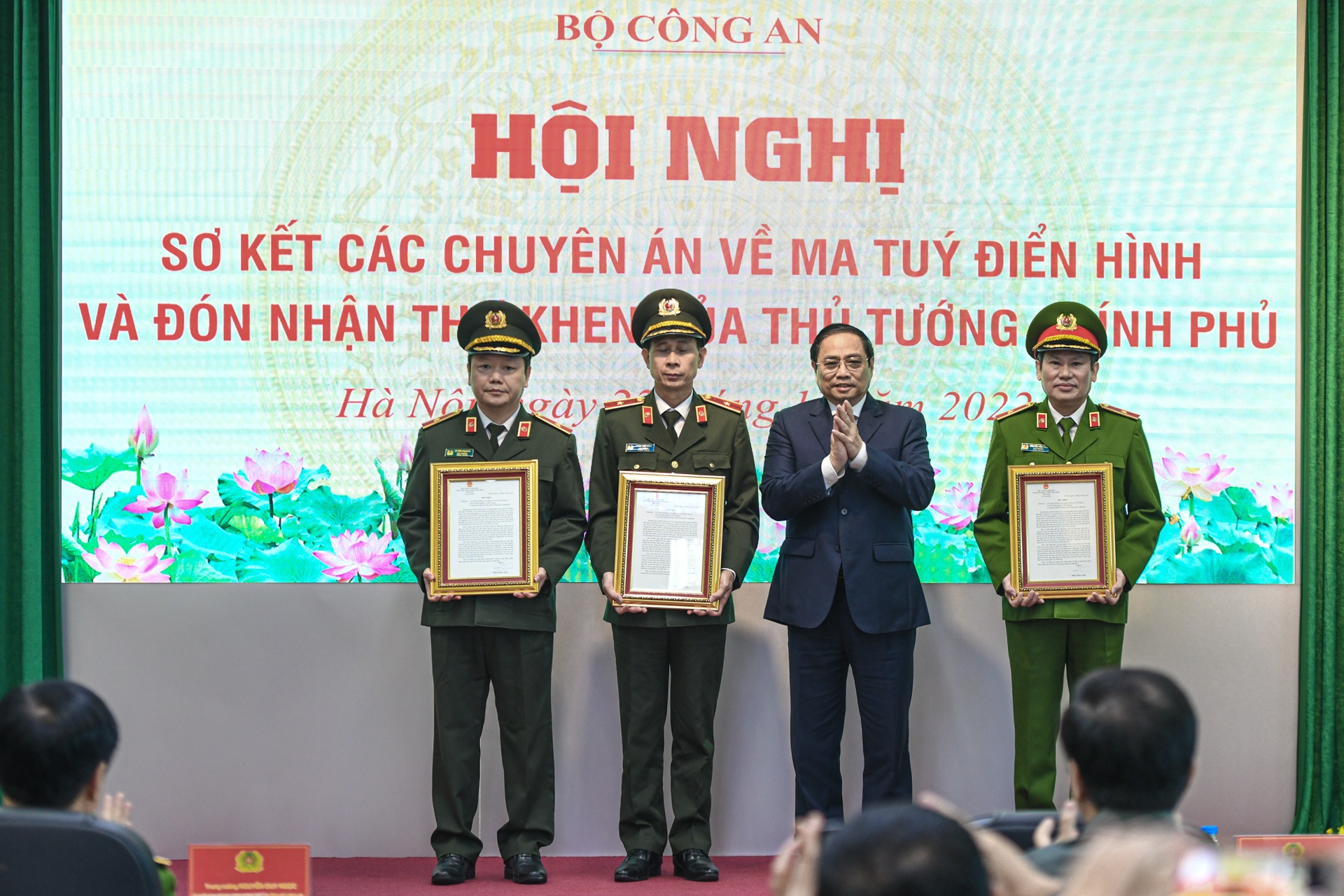 Thu tuong khen thuong anh 6