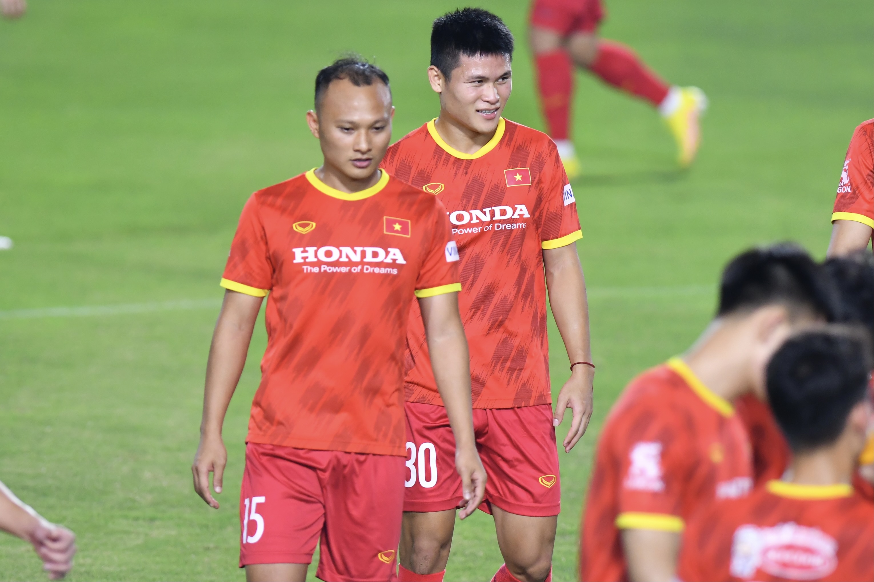 Ho Tan Tai bi om anh 8