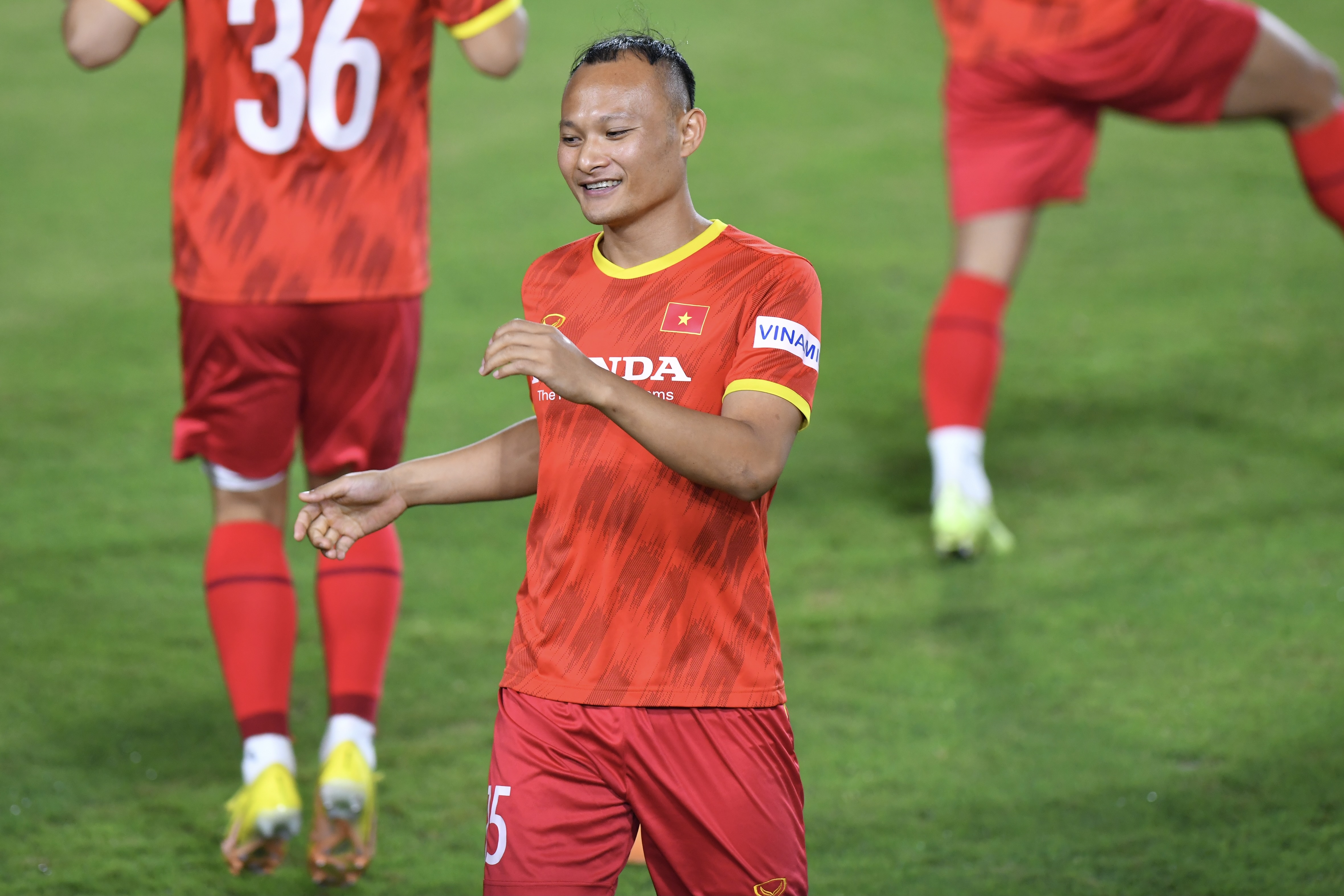 Ho Tan Tai bi om anh 9