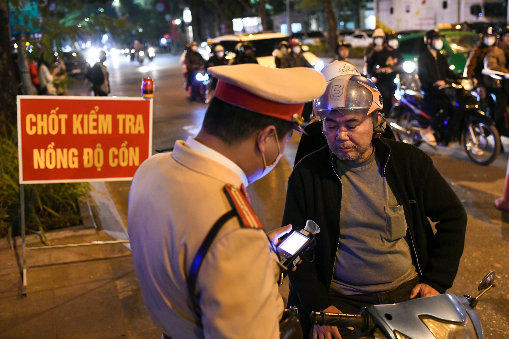 vi pham nong do con anh 5