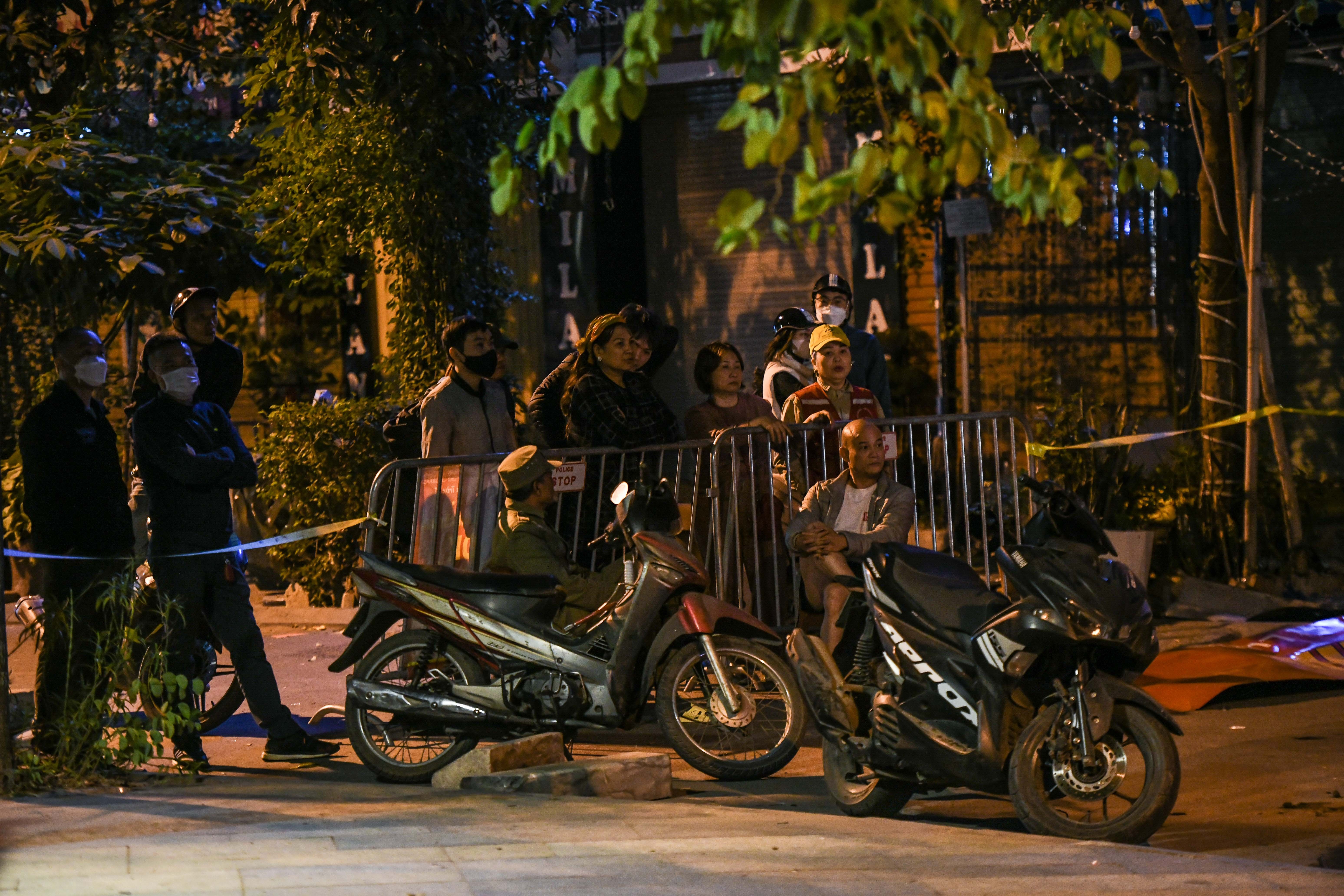 chay cua hang xe may anh 4