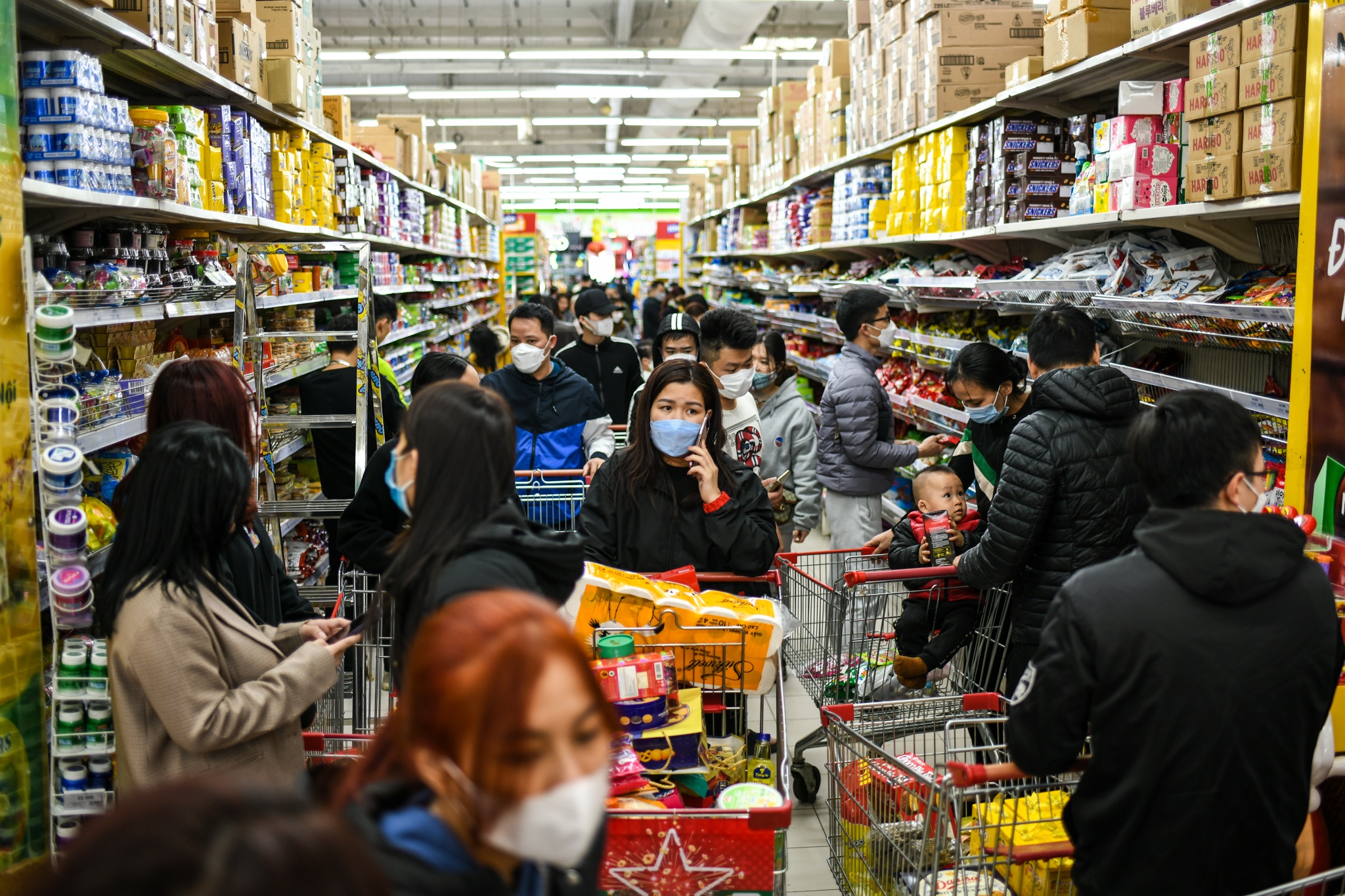 Sieu thi ngay tet anh 2