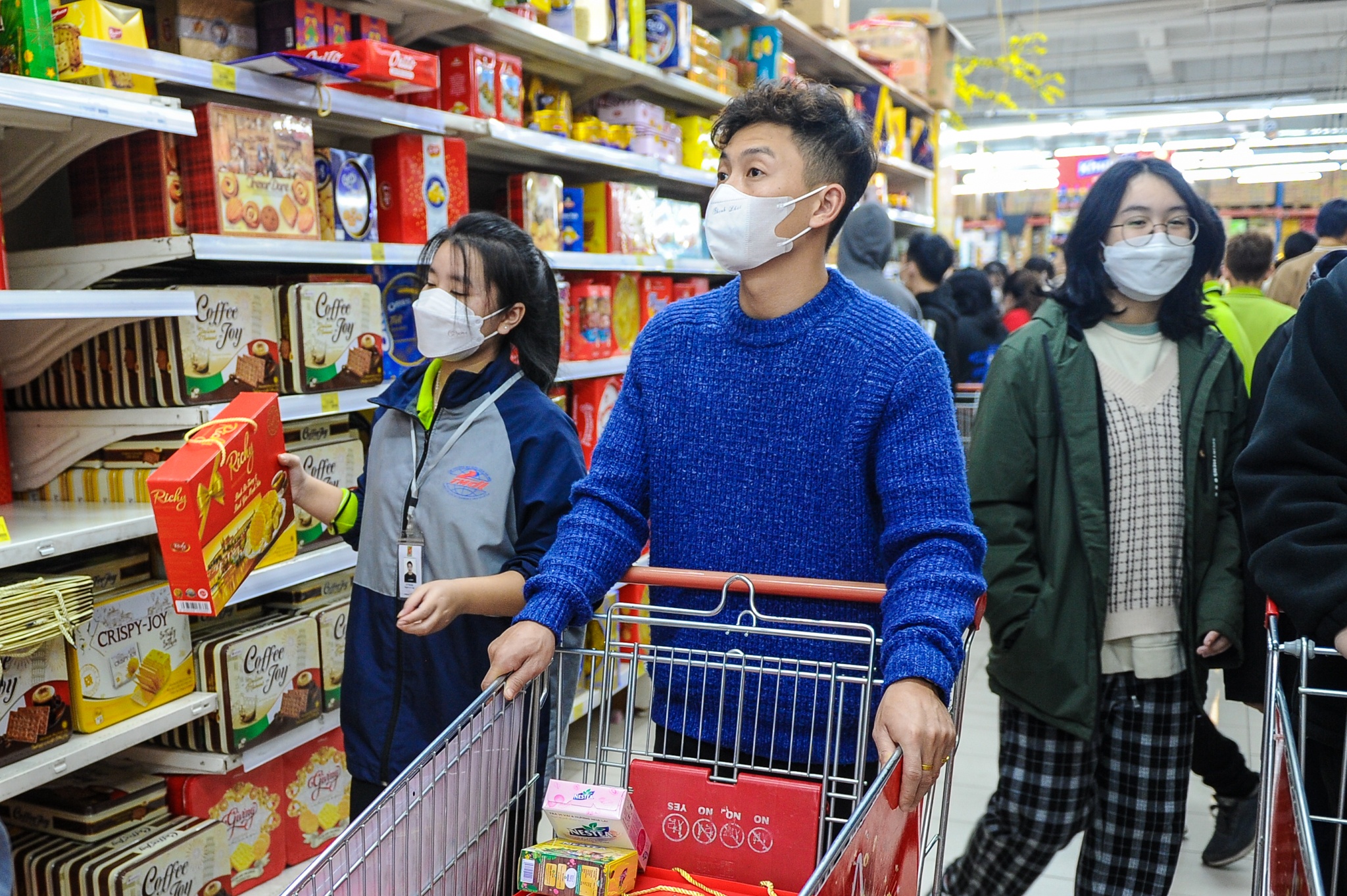 Sieu thi ngay tet anh 10