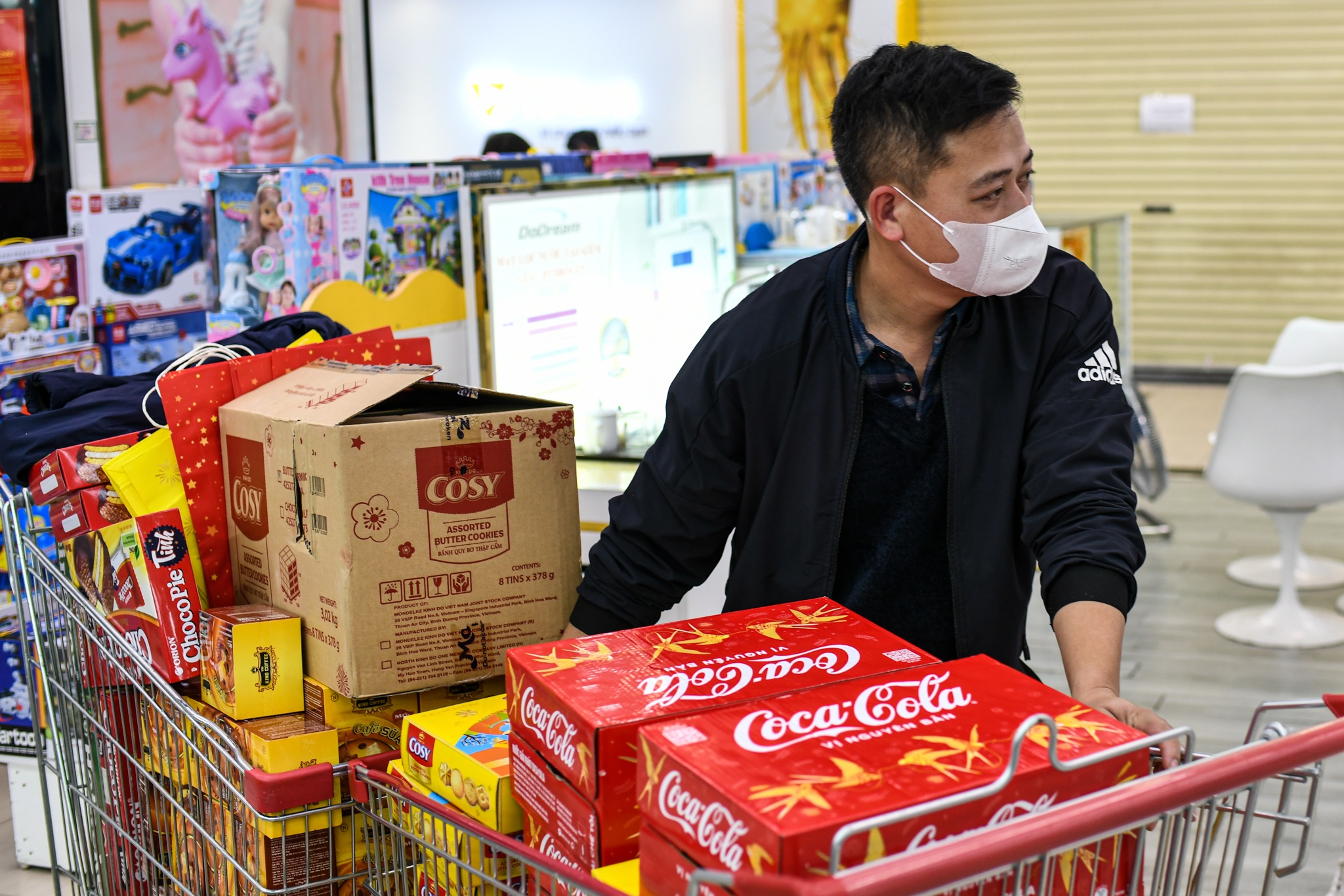 Sieu thi ngay tet anh 11