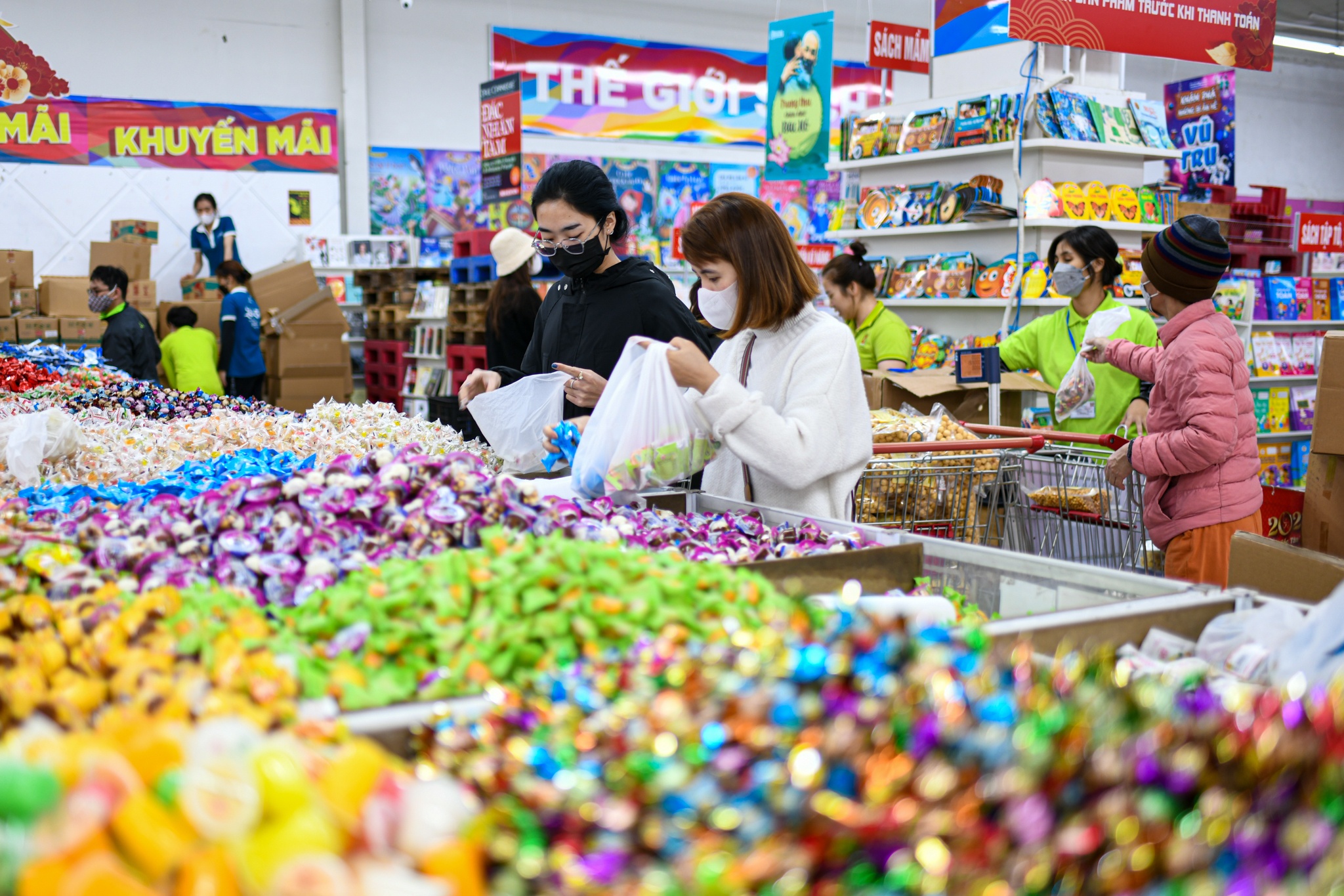 Sieu thi ngay tet anh 3
