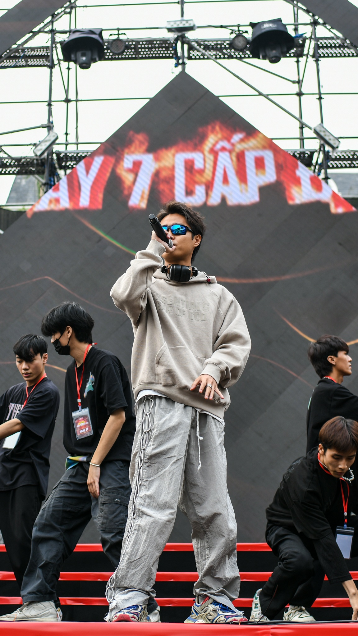 Tang Duy Tan bieu dien anh 8