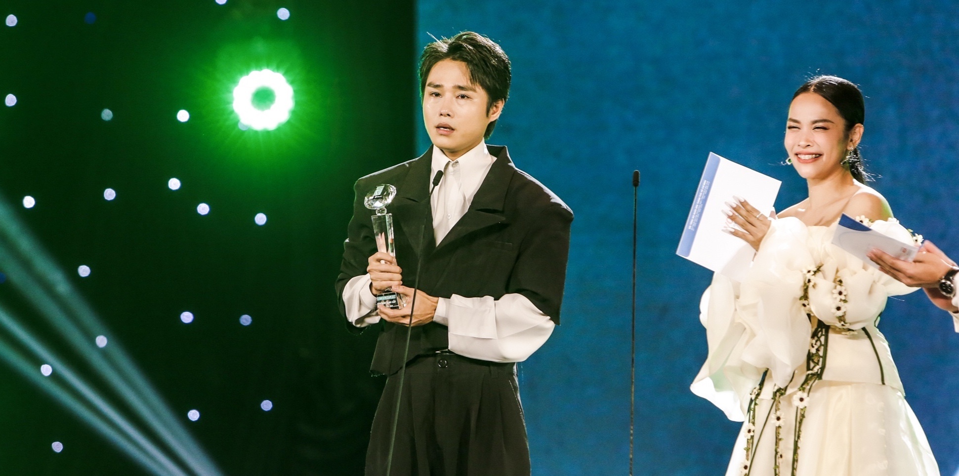 Tang Duy Tan bieu dien anh 1