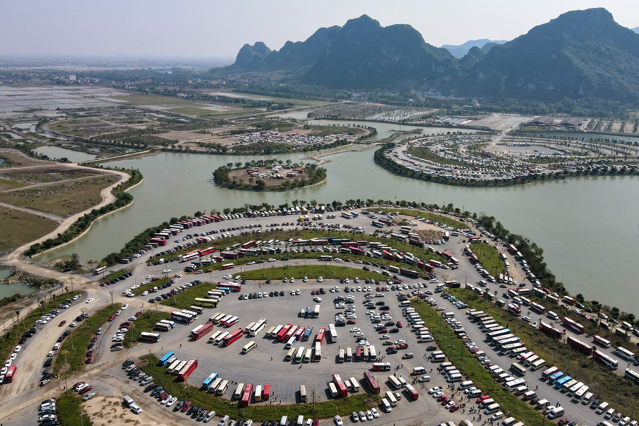 xep hang tai Tam Chuc anh 3