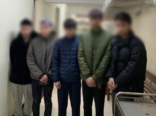 Chem dong nghiep anh 1