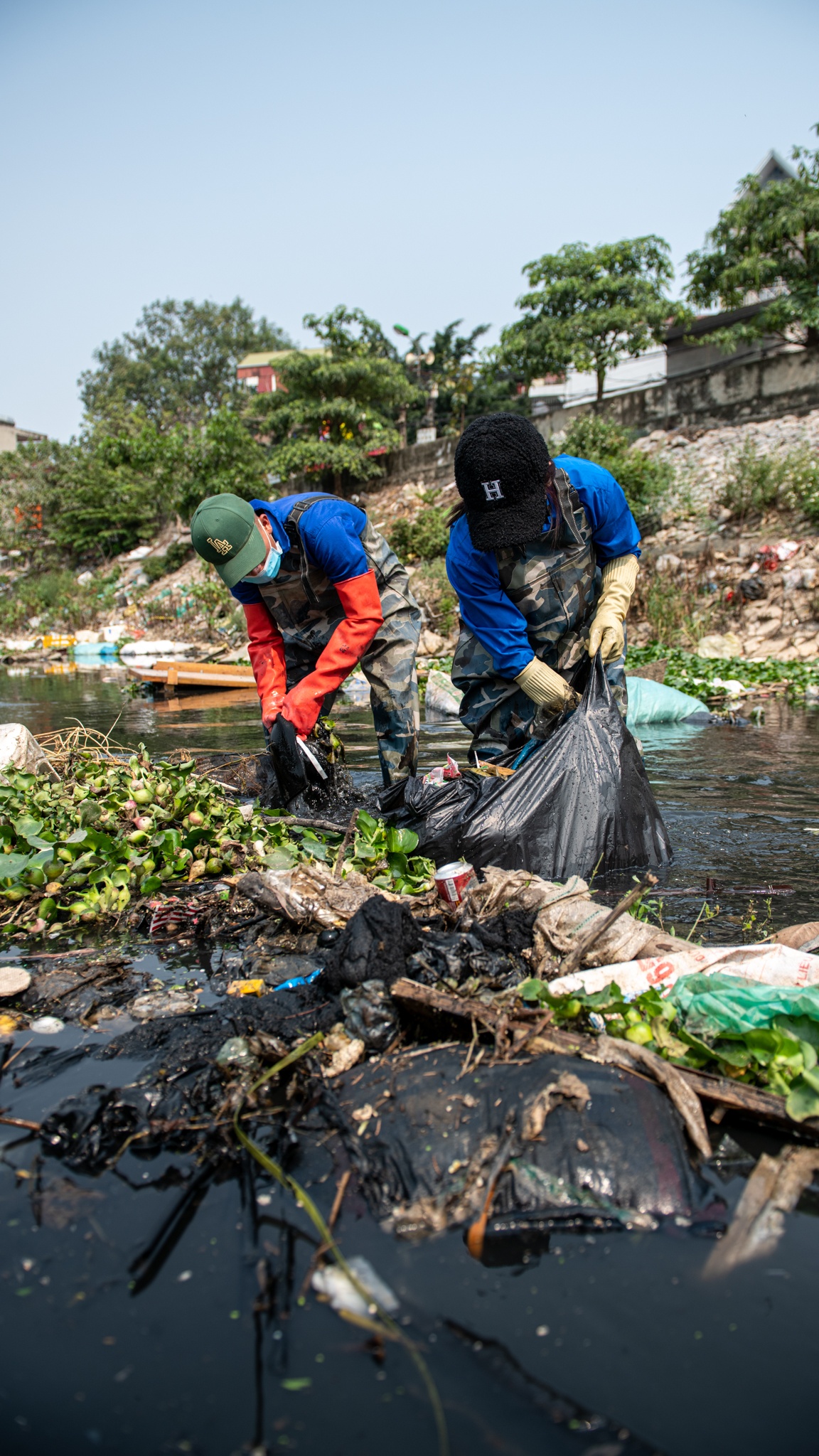 vớt rác trên sông ảnh 20 vot rac tren song anh 20