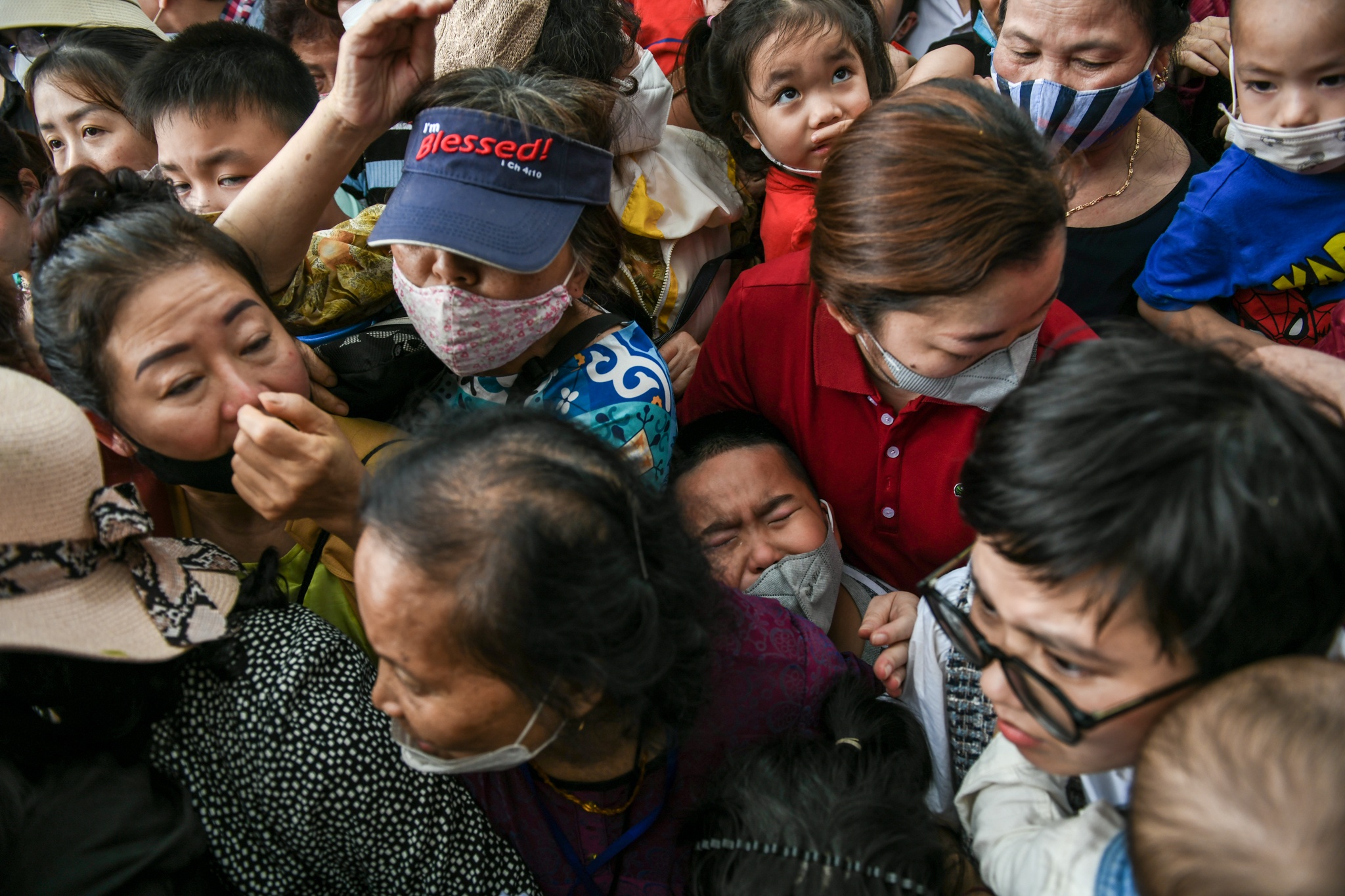 Tram nguoi lan den nghet tho de gianh ve di xe buyt 2 tang mien phi hinh anh
