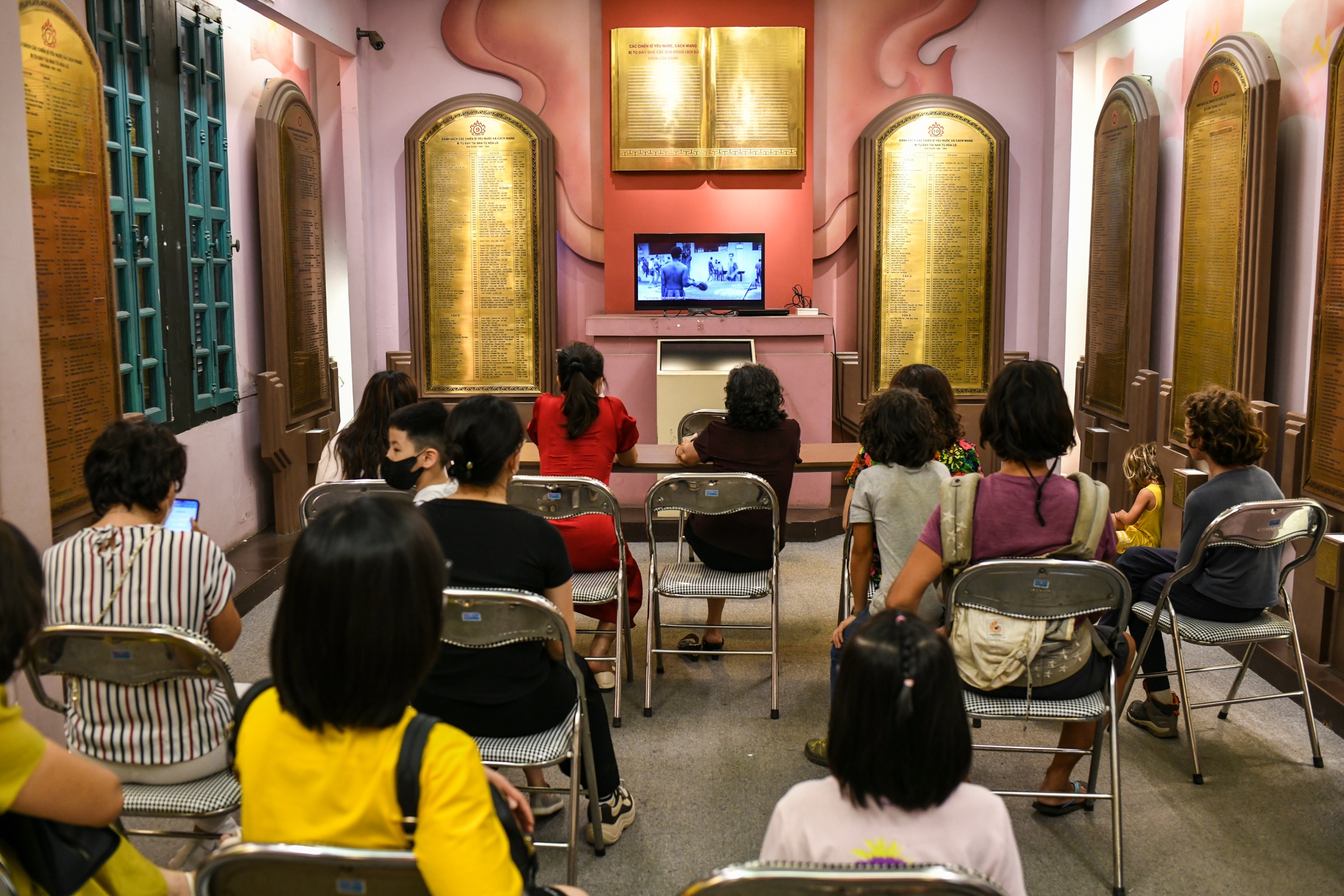 nha tu hoa lo anh 11