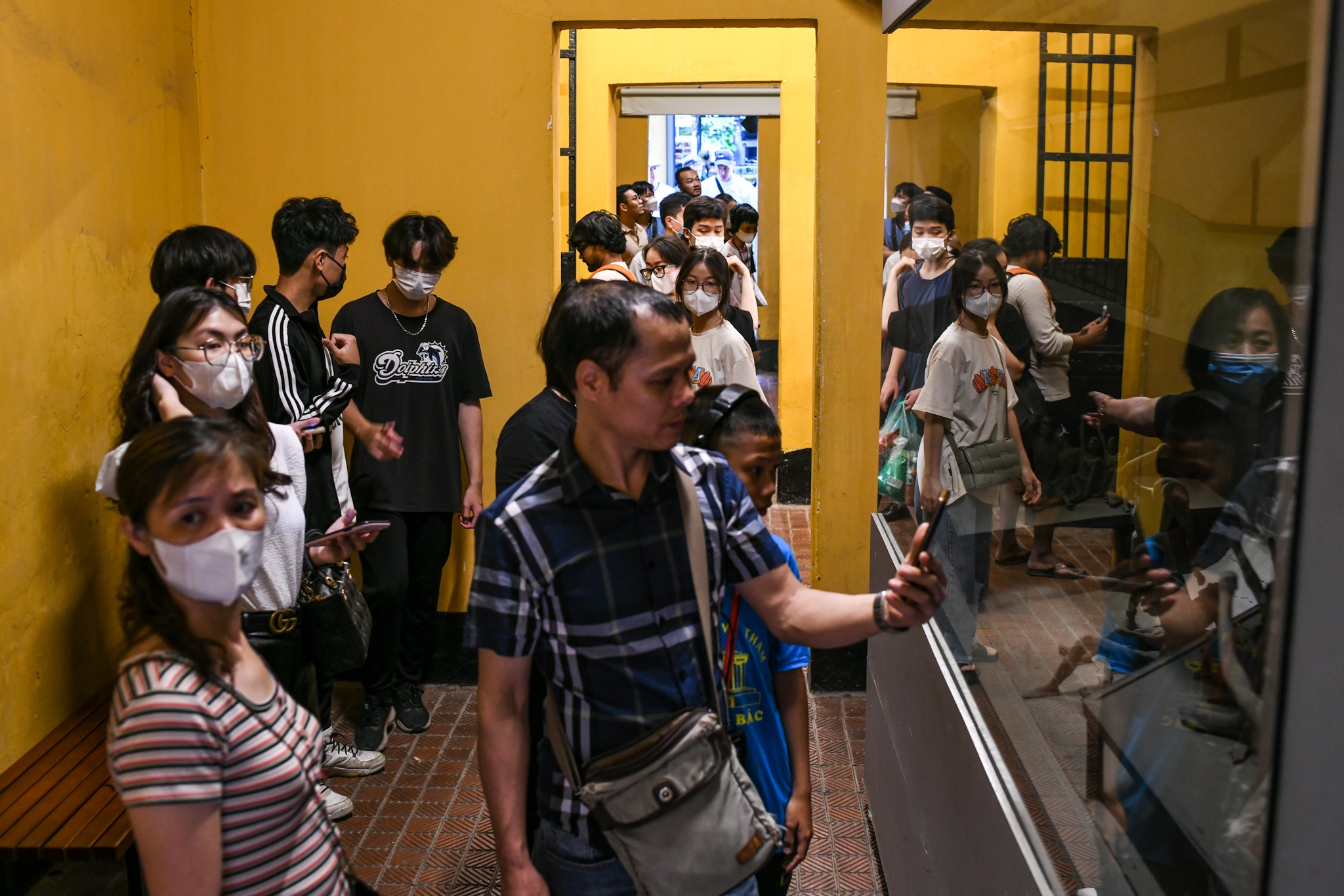 nha tu hoa lo anh 12