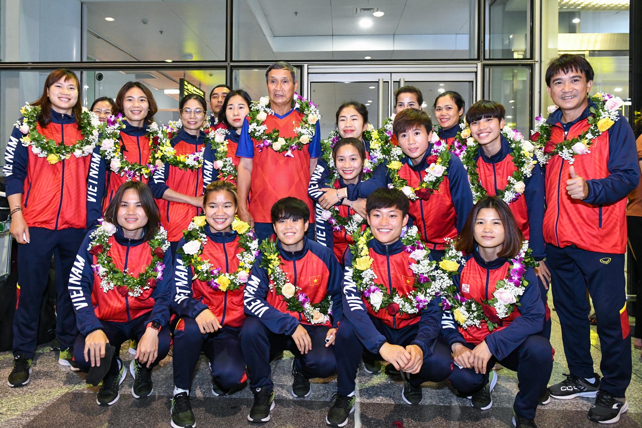 tuyen nu ve nuoc anh 6