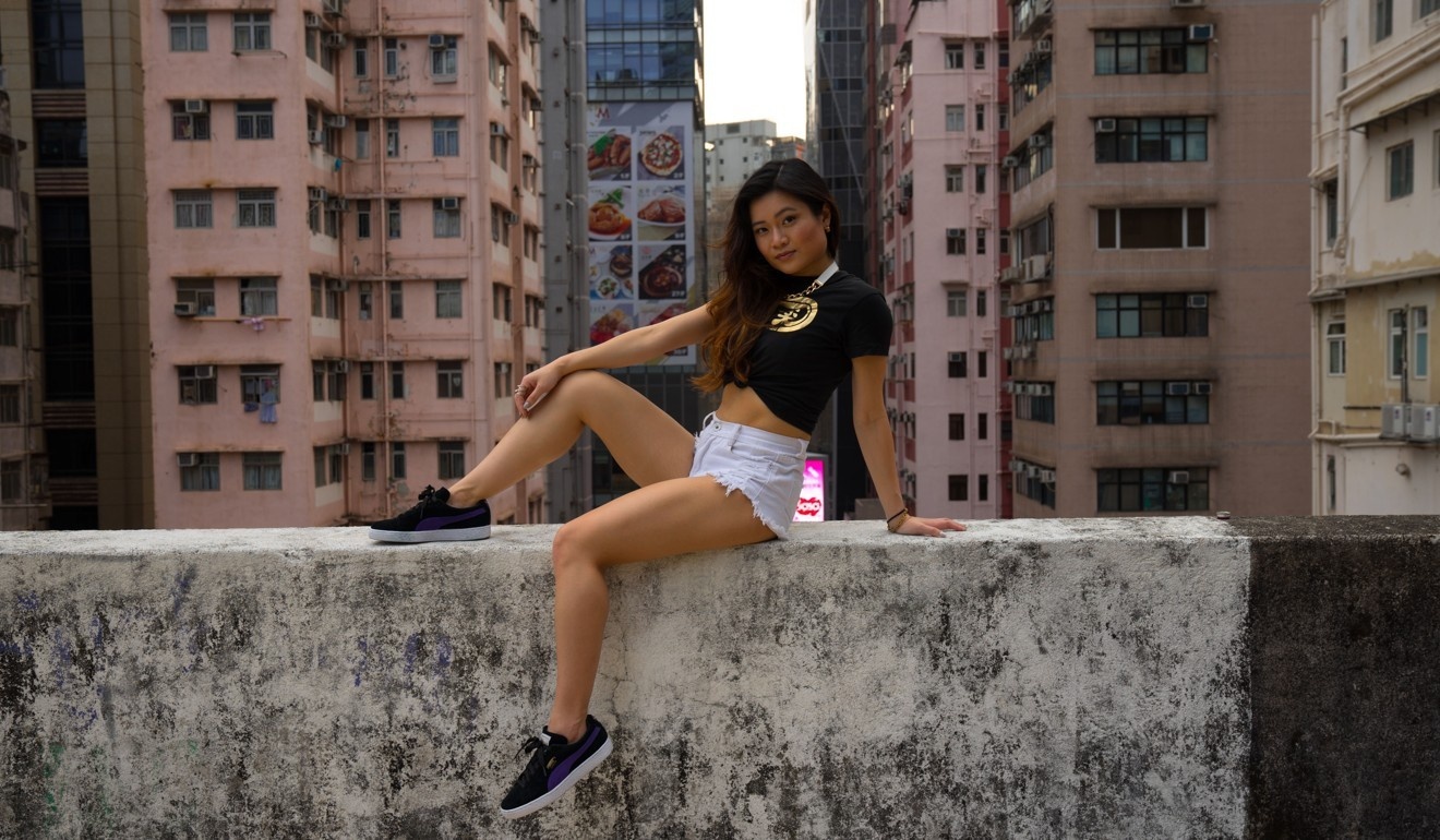 Bai nhac che ve virus corona gay bao MXH Hong Kong hinh anh