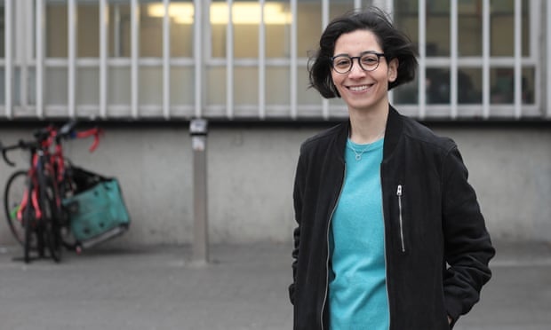 đại học,  cao học,  thạc sĩ,  truyền thông,  bán lẻ,  phóng viên,  tự lập,  sinh viên ảnh 1 dai hoc,  cao hoc,  thac si,  truyen thong,  ban le,  phong vien,  tu lap,  sinh vien anh 1