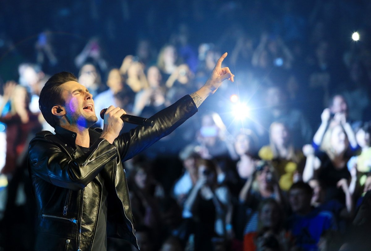 Nguoi khiem thinh co the nghe am nhac, tai sao khong? hinh anh