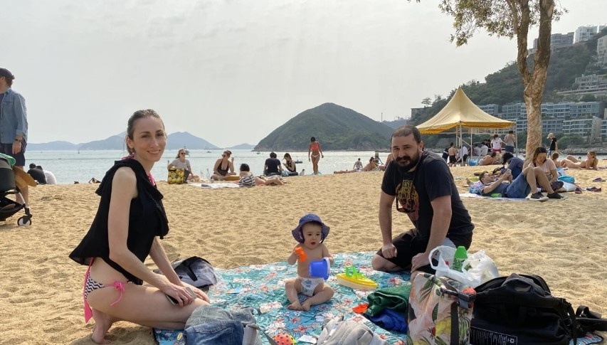 Người Hong Kong tụ tập ở bãi biển ảnh 4 Nguoi Hong Kong tu tap o bai bien anh 4