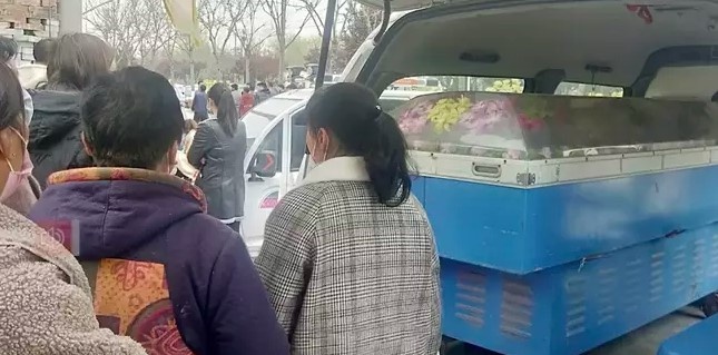 Nhà xác giao nhầm thi thể ảnh 1 Nha xac giao nham thi the anh 1