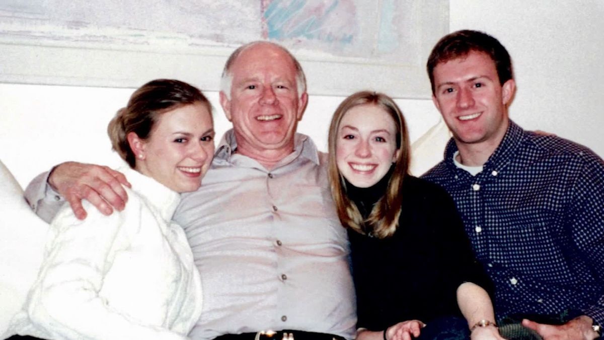 30 tieng cuoi cung qua dien thoai voi cha khi ong mat vi Covid-19 hinh anh