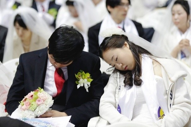 Ket hon truoc 30: Tuoi nao la 'han chot' lay vo, lay chong hinh anh