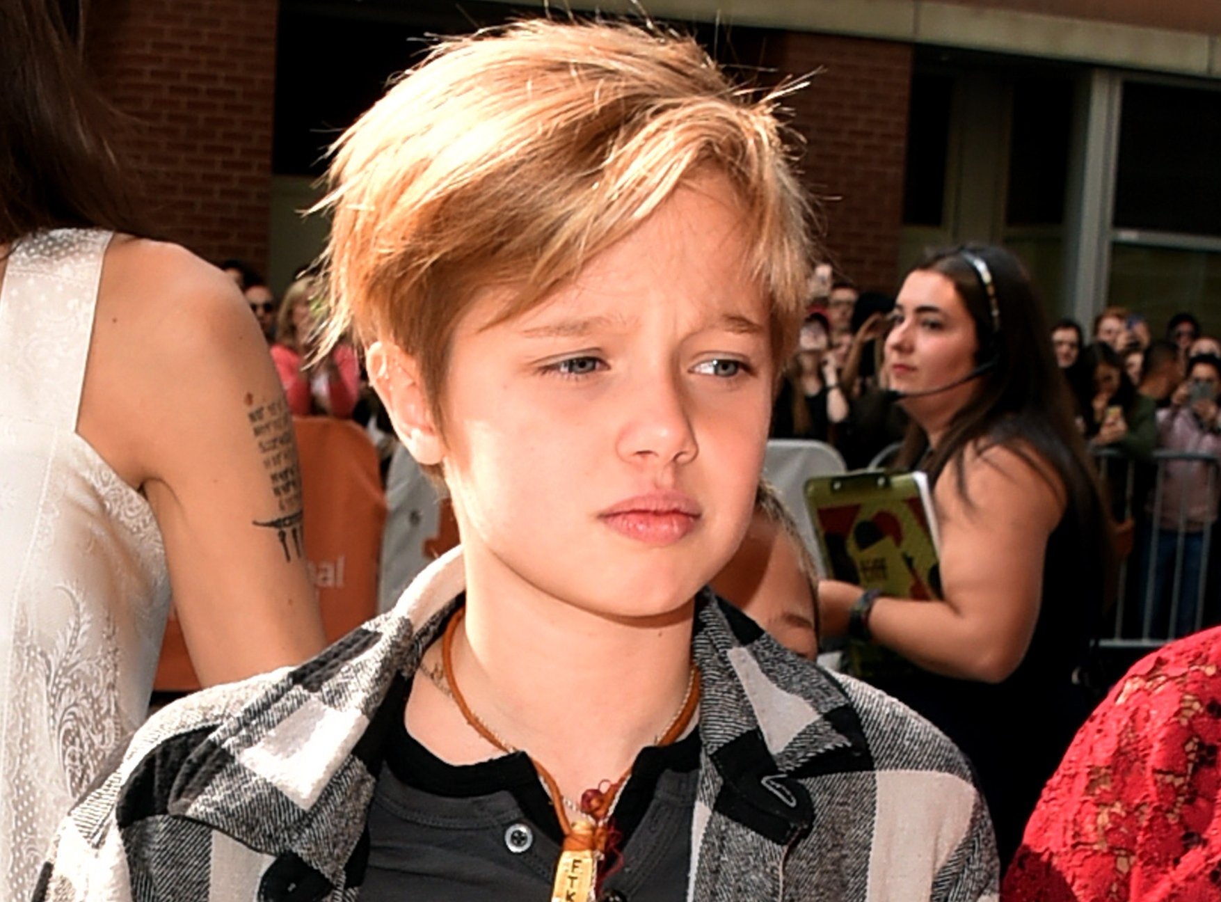 Con gai Angelina Jolie anh 1