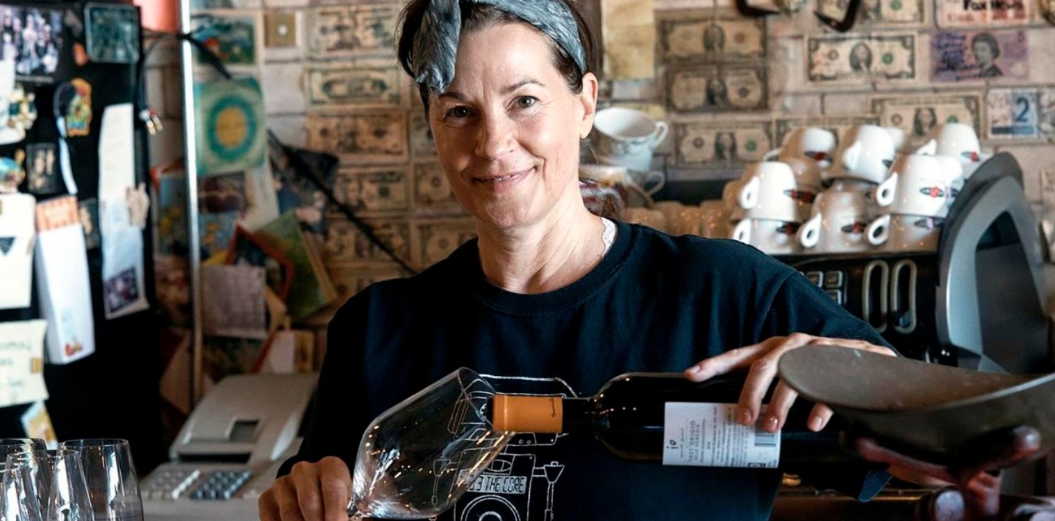 Kham pha nha hang moi dem thay mot bep truong sap duoc dung thanh phim hinh anh